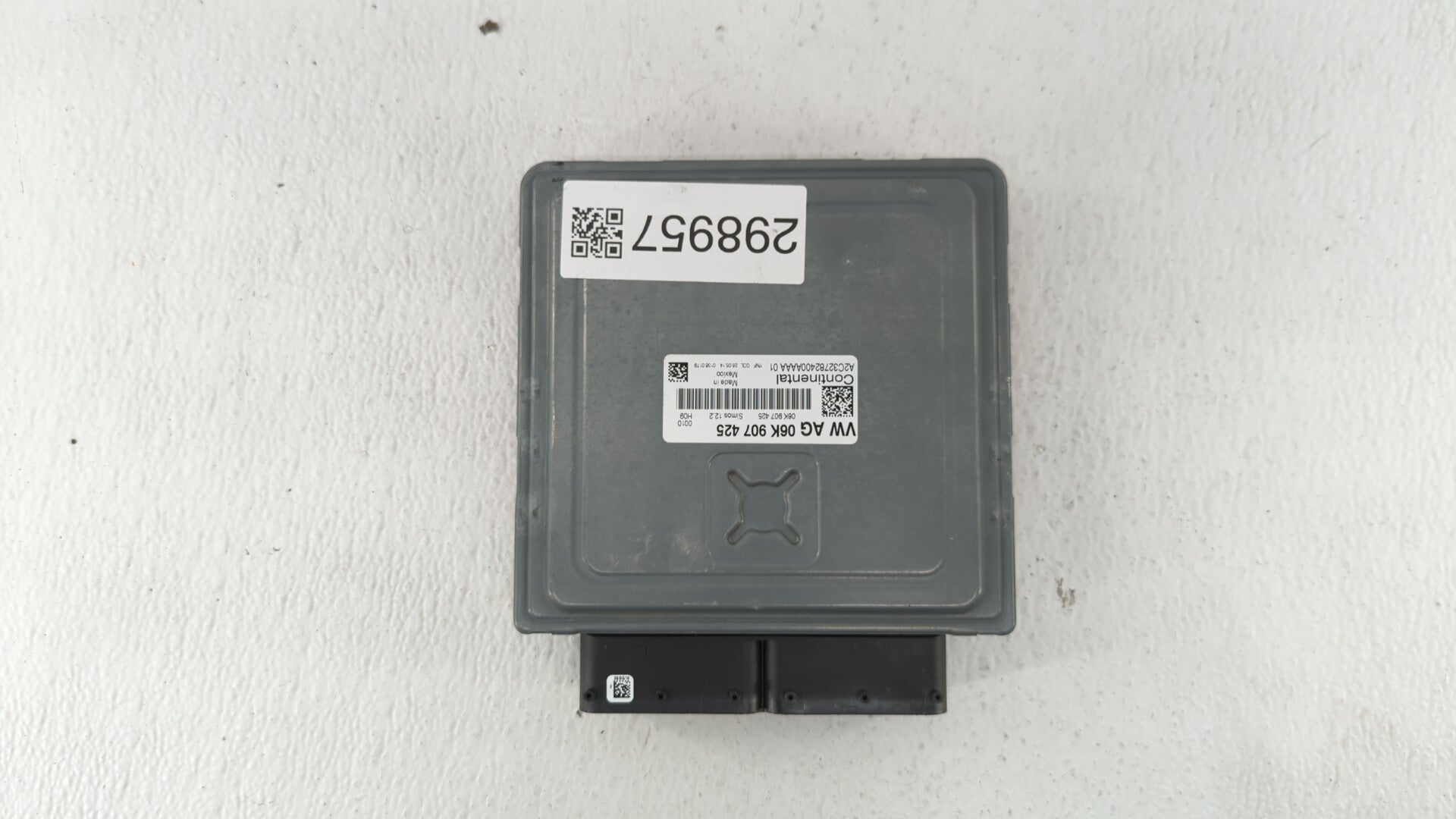 2014 Volkswagen Jetta PCM Engine Computer ECU ECM PCU OEM P/N:06K 906 070 C 06K 907 425 Fits OEM Used Auto Parts - Oemusedautoparts1.com