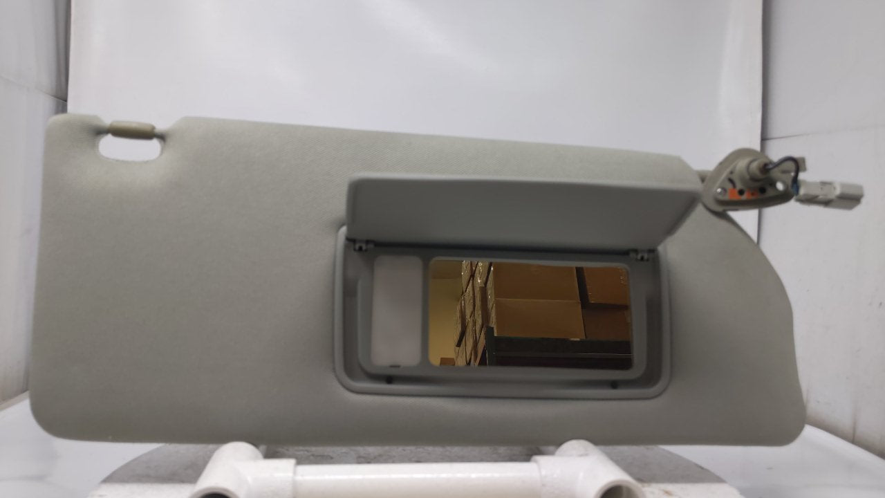 2005 Honda Odyssey Sun Visor Shade Replacement Passenger Right Mirror Fits OEM Used Auto Parts - Oemusedautoparts1.com