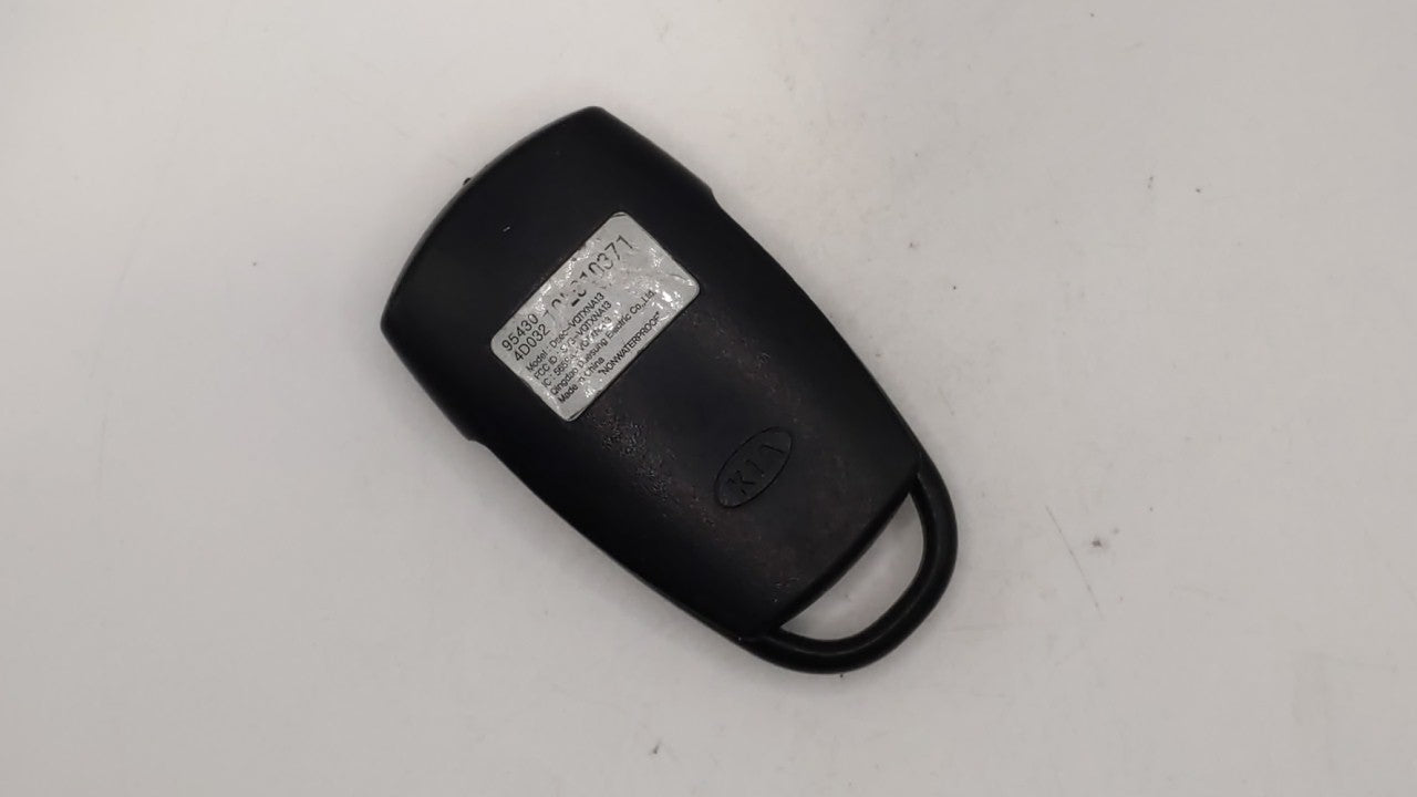 Kia Sedona Keyless Entry Remote Fob SV3-VQTXNA13 95430-4D032 | 954304D032 - Oemusedautoparts1.com