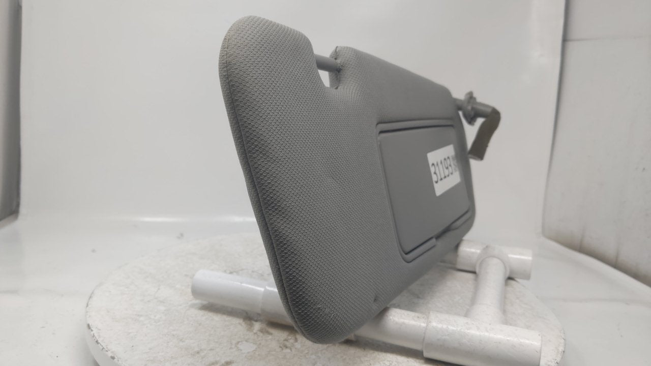 2003 Kia Sorento Sun Visor Shade Replacement Passenger Right Mirror Fits OEM Used Auto Parts - Oemusedautoparts1.com