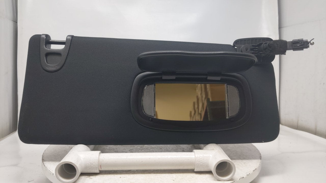 2015 Chrysler 200 Chrysler Sun Visor Shade Replacement Passenger Right Mirror Fits OEM Used Auto Parts - Oemusedautoparts1.com