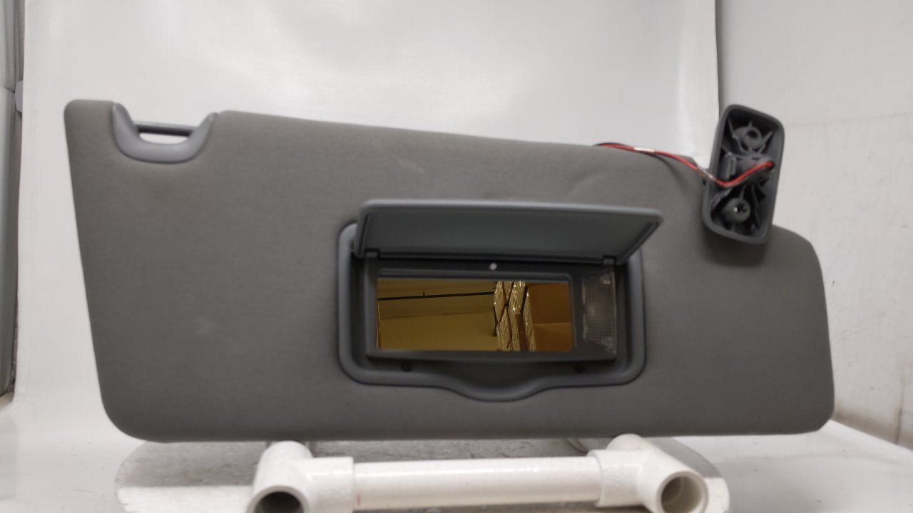 2009 Ford F150 Sun Visor Shade Replacement Passenger Right Mirror Fits OEM Used Auto Parts - Oemusedautoparts1.com