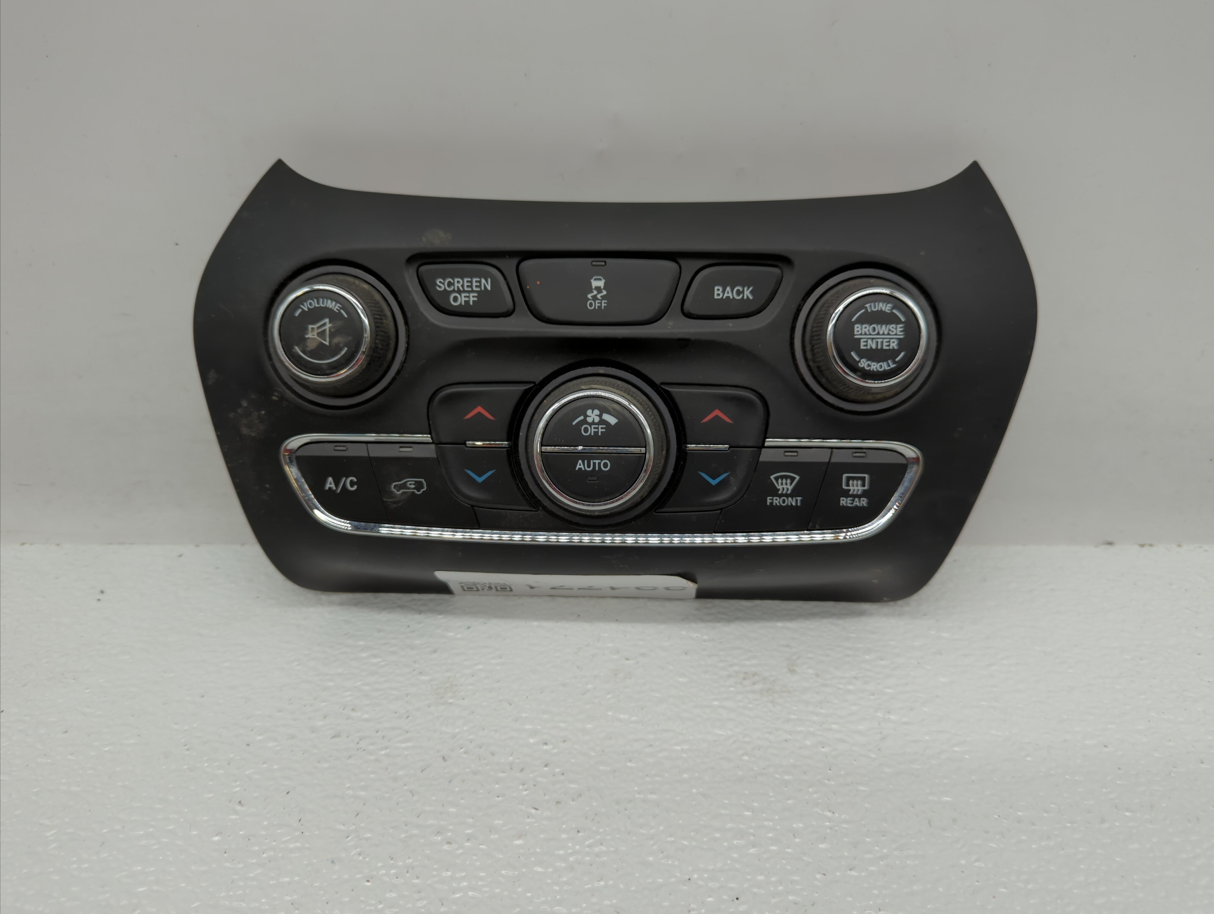 2015-2017 Jeep Cherokee Climate Control Module Temperature AC/Heater Replacement P/N:68285942AC 68253994AG Fits 2015 2016 2017 OEM Used Auto Parts - Oemusedautoparts1.com