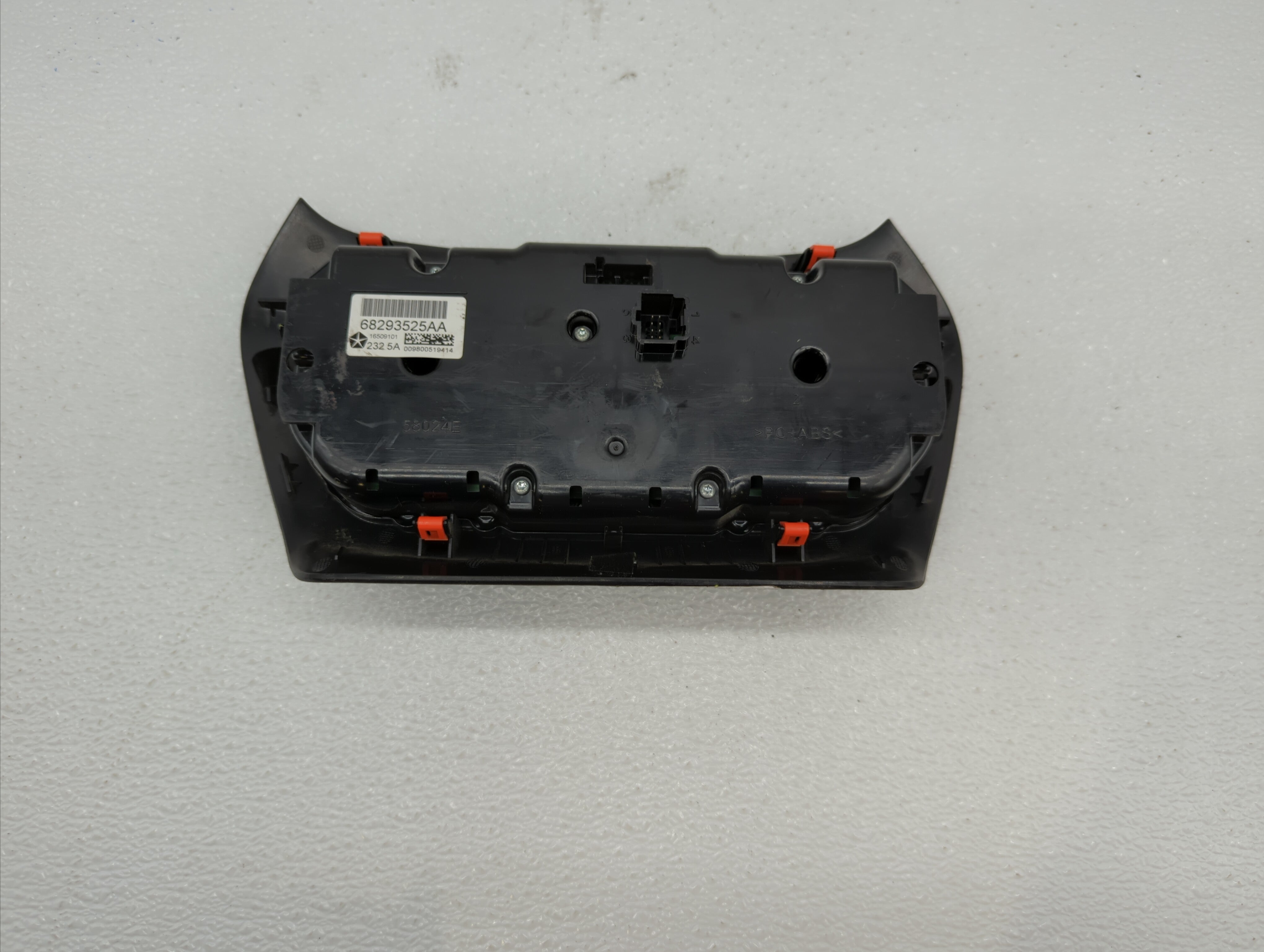 2015-2017 Jeep Cherokee Climate Control Module Temperature AC/Heater Replacement P/N:68285942AC 68253994AG Fits 2015 2016 2017 OEM Used Auto Parts - Oemusedautoparts1.com