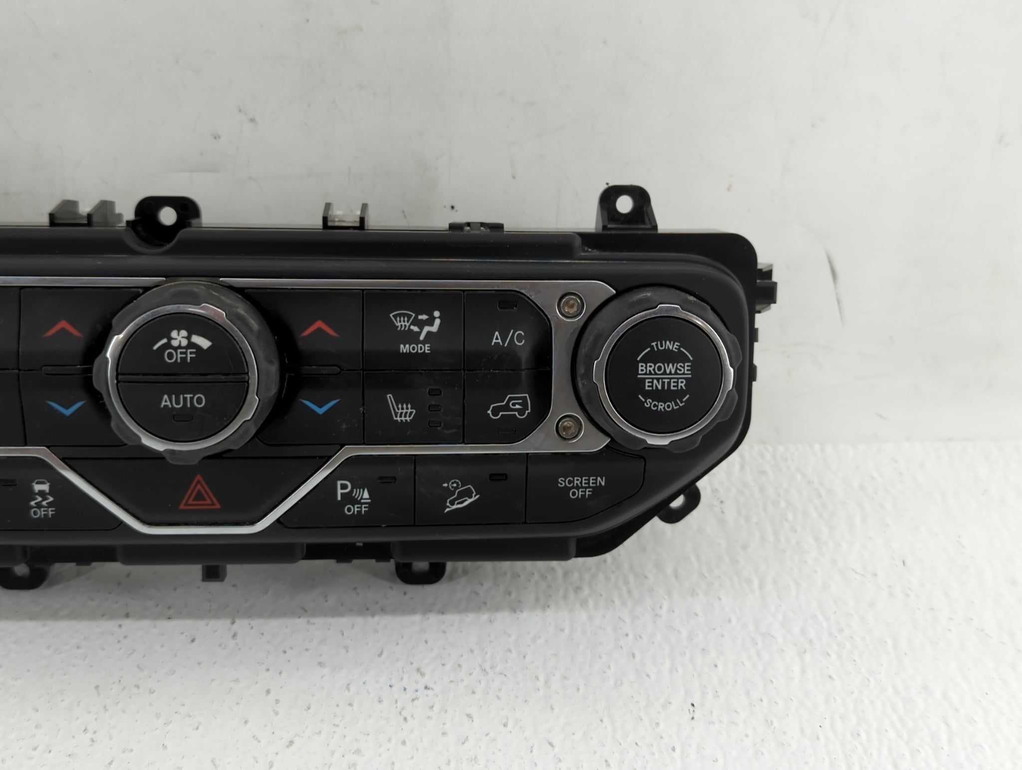 2019 Jeep Wrangler Climate Control Module Temperature AC/Heater Replacement  P/N:6SX70DX9 Fits OEM Used Auto Parts 