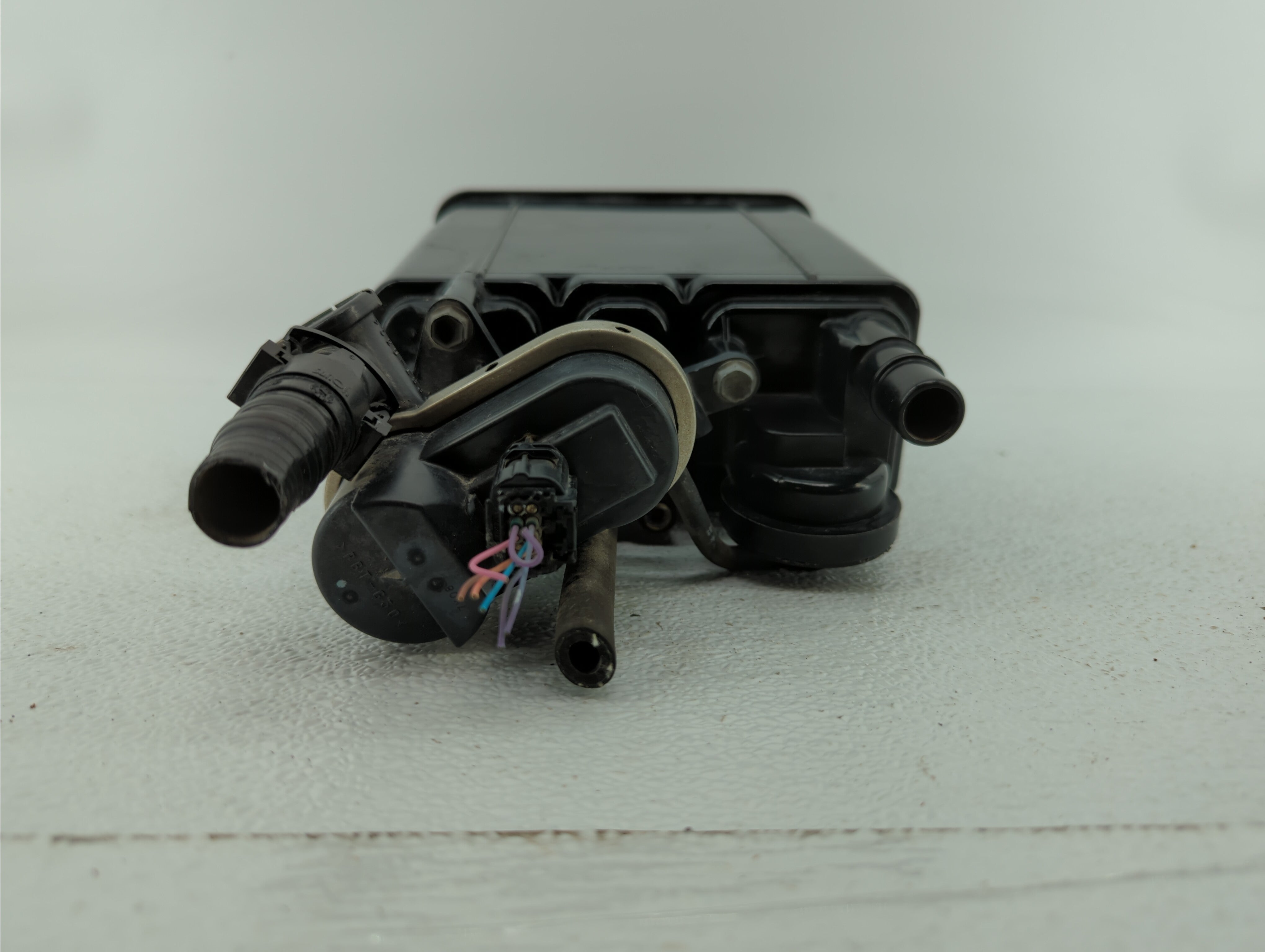 2010 Toyota Yaris Fuel Vapor Charcoal Canister - Oemusedautoparts1.com