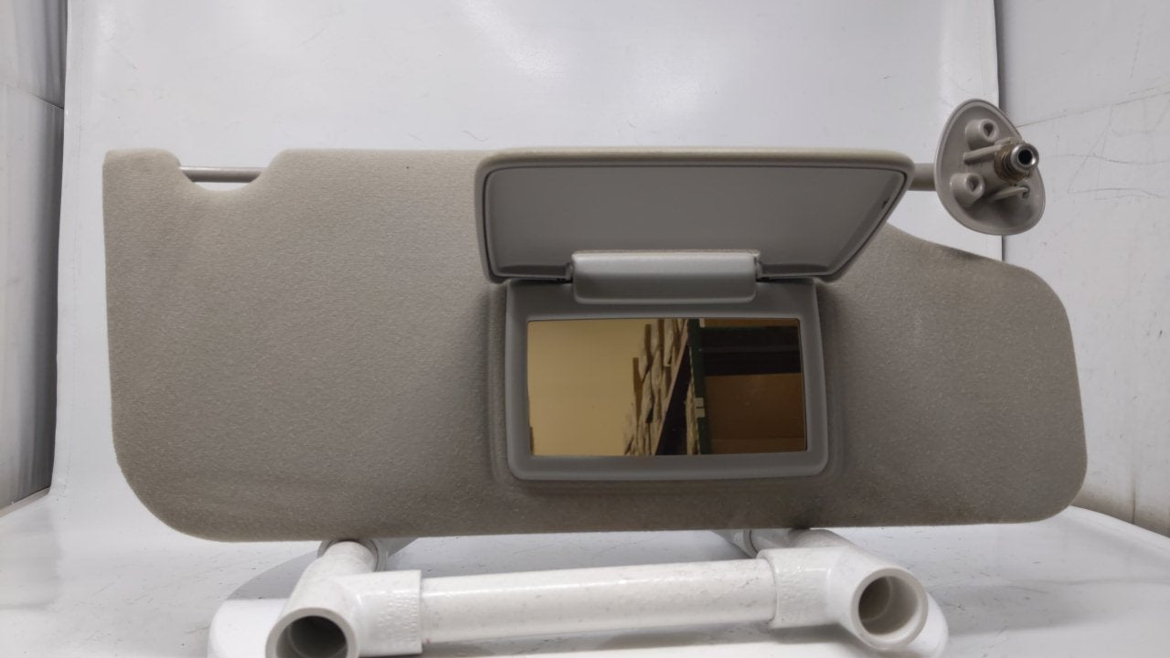 2005 Ford Taurus Sun Visor Shade Replacement Passenger Right Mirror Fits OEM Used Auto Parts - Oemusedautoparts1.com