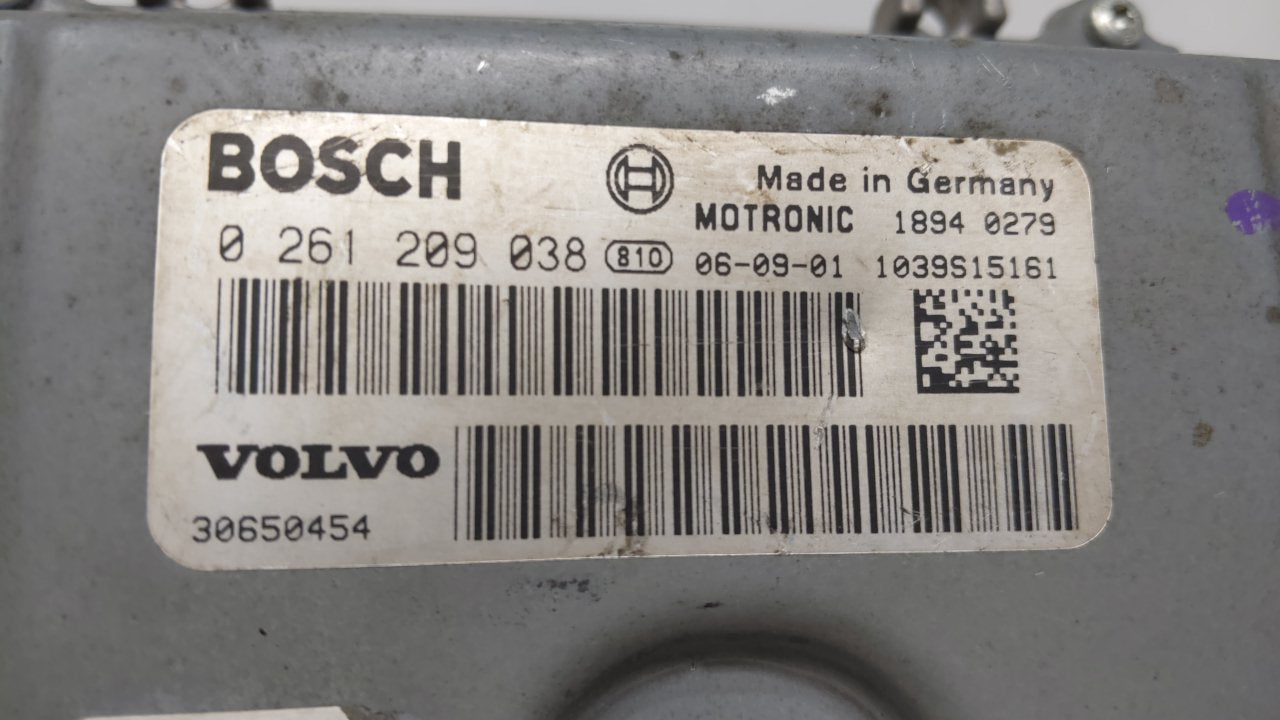 2007 Volvo V40 PCM Engine Computer ECU ECM PCU OEM P/N:279700-9300 Fits 2006 2008 2009 2010 2011 2012 2013 OEM Used Auto Parts - Oemusedautoparts1.com