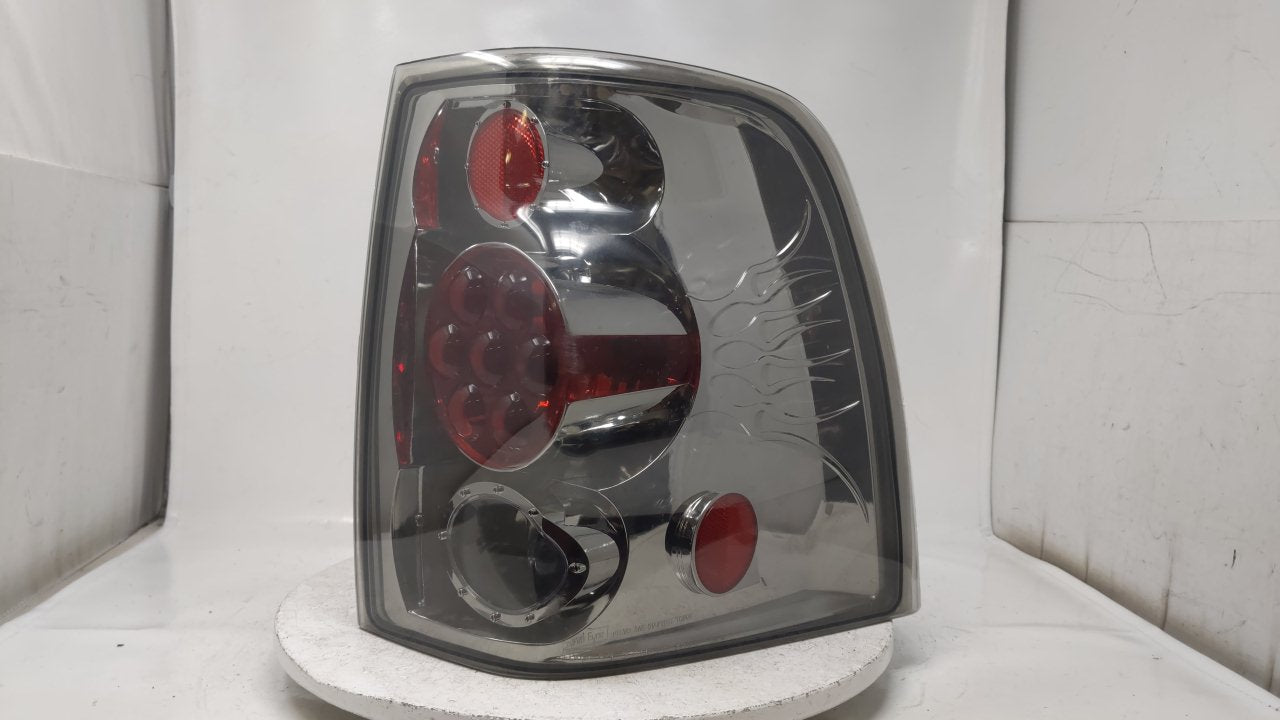 2003-2006 Ford Expedition Tail Light Assembly Passenger Right OEM Fits 2003 2004 2005 2006 OEM Used Auto Parts - Oemusedautoparts1.com