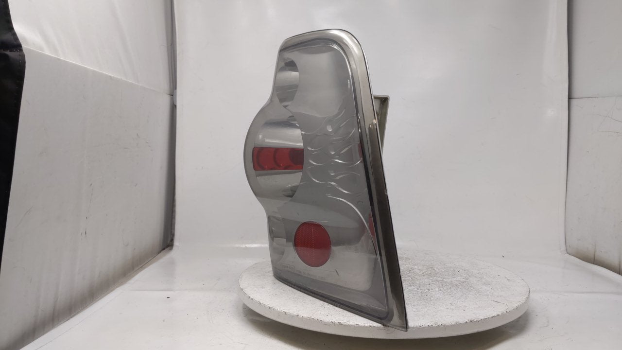 2003-2006 Ford Expedition Tail Light Assembly Passenger Right OEM Fits 2003 2004 2005 2006 OEM Used Auto Parts - Oemusedautoparts1.com