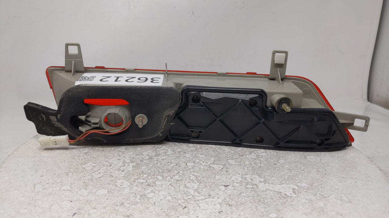 2004 Bmw 745 Tail Light Assembly Passenger Right OEM Fits OEM Used Auto Parts - Oemusedautoparts1.com