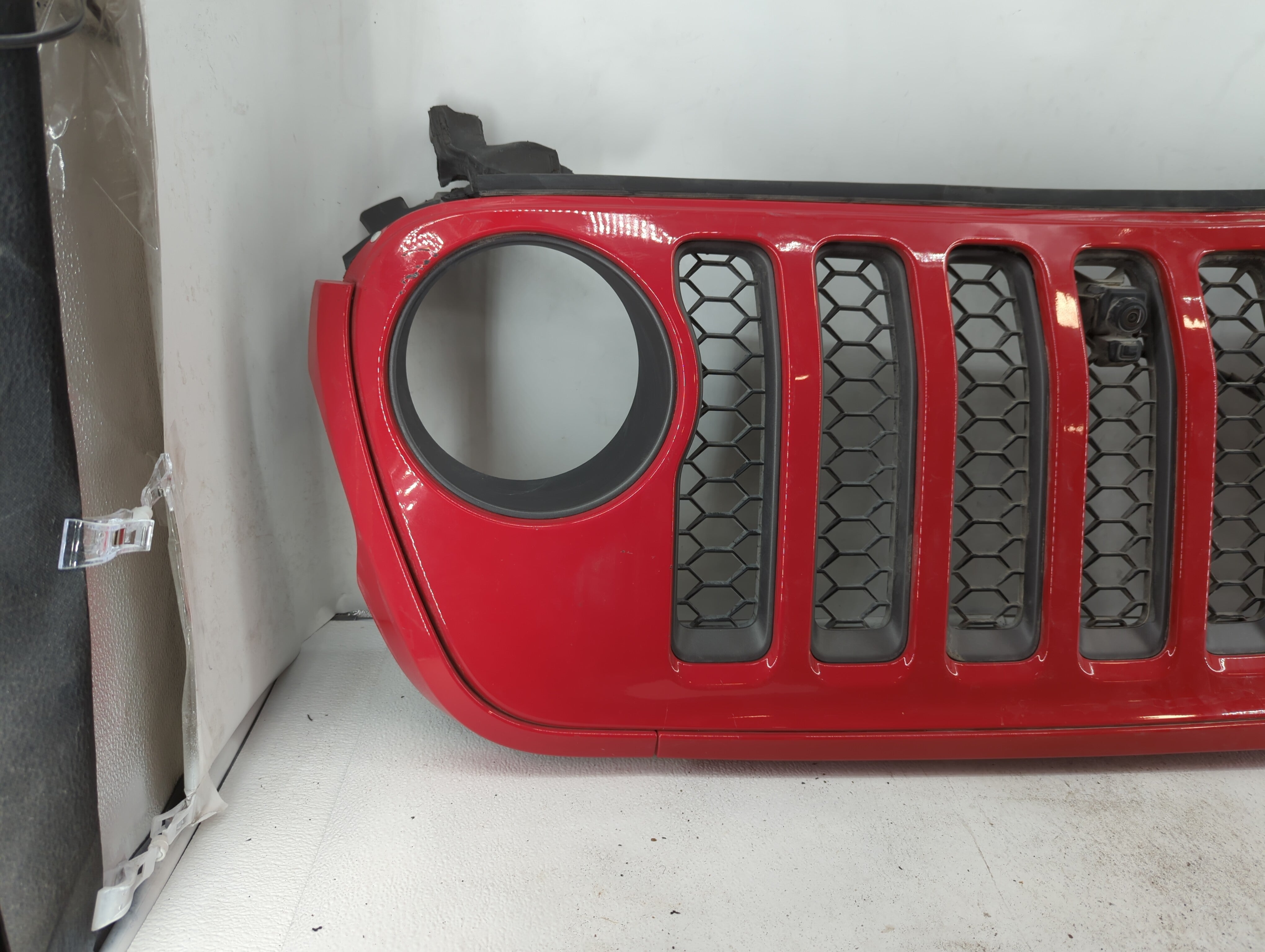 Jeep Gladiator Front Bumper Grille Cover Red - Oemusedautoparts1.com