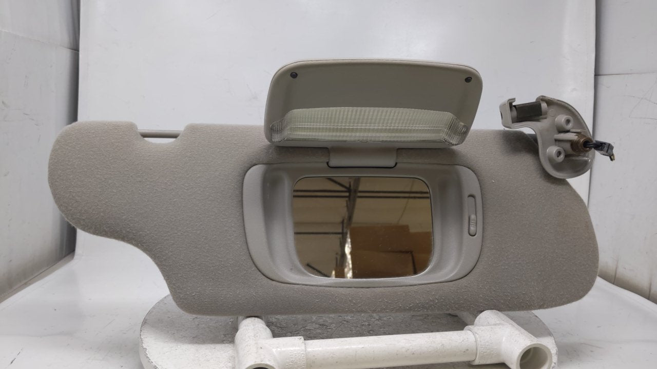 2000 Ford Taurus Sun Visor Shade Replacement Passenger Right Mirror Fits OEM Used Auto Parts - Oemusedautoparts1.com