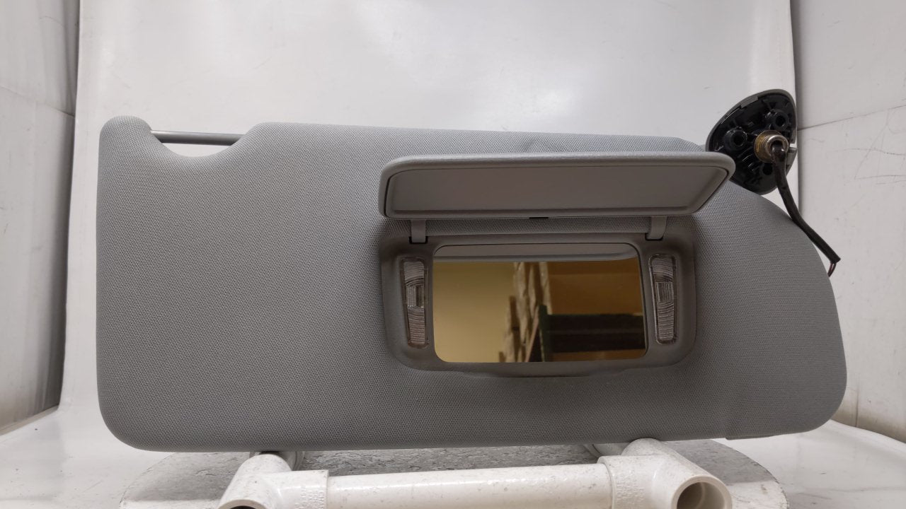 2005 Buick Allure Sun Visor Shade Replacement Passenger Right Mirror Fits OEM Used Auto Parts - Oemusedautoparts1.com