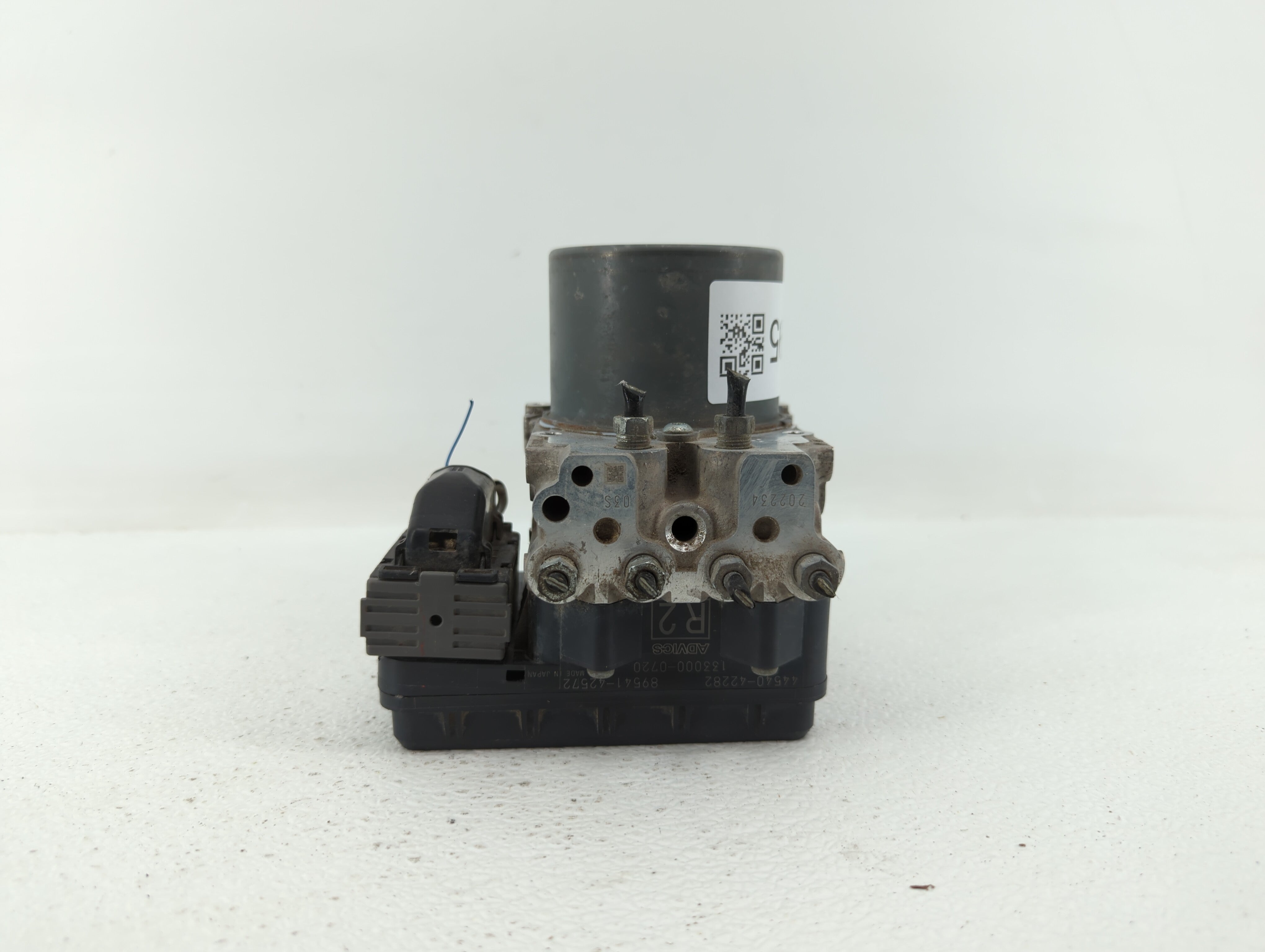 2015 Toyota Rav4 ABS Pump Control Module Replacement P/N:44540-42272 44540-42282 Fits OEM Used Auto Parts - Oemusedautoparts1.com