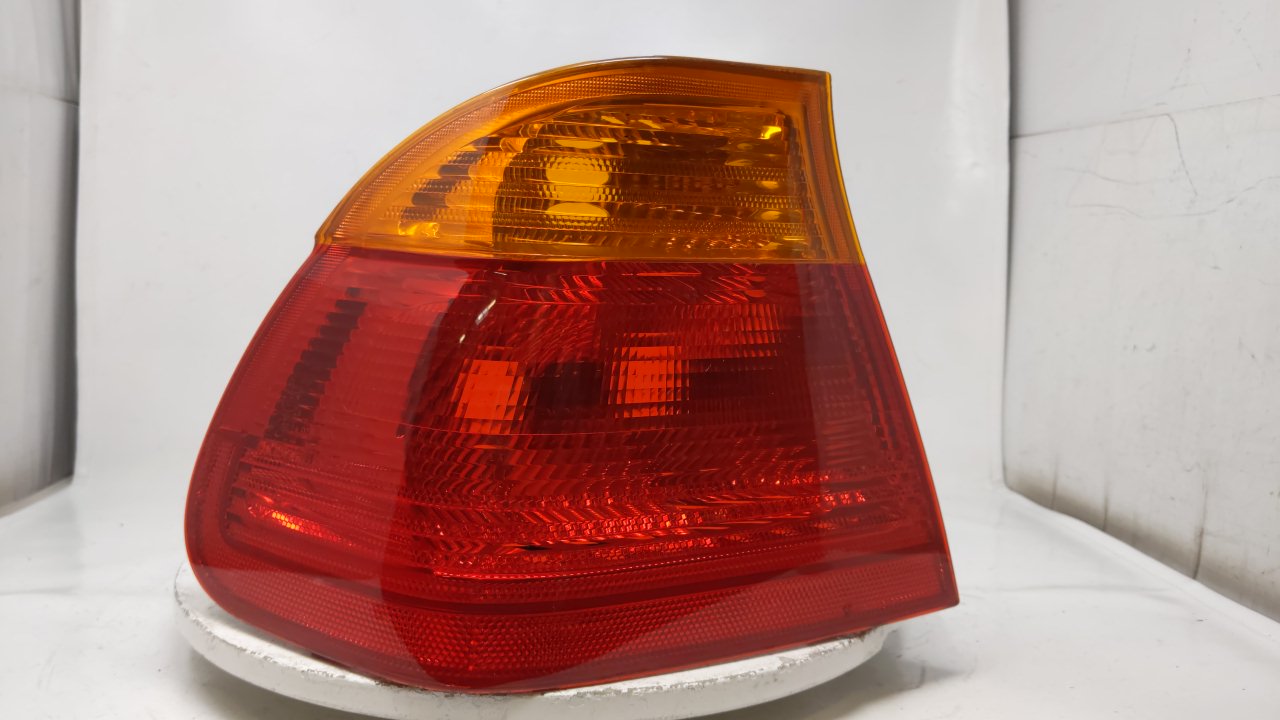 1999-2000 Bmw 528i Tail Light Assembly Driver Left OEM Fits 1999 2000 OEM Used Auto Parts - Oemusedautoparts1.com