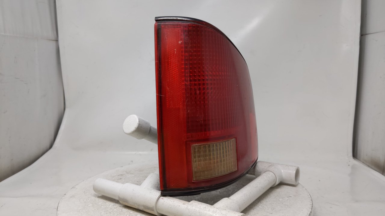 1995-2003 Chevrolet S10 Tail Light Assembly Passenger Right OEM Fits 1995 1996 1997 1998 1999 2000 2001 2002 2003 OEM Used Auto Parts - Oemusedautoparts1.com