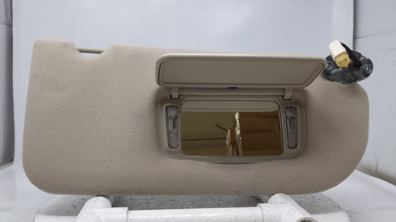 1999 Mitsubishi Galant Sun Visor Shade Replacement Passenger Right Mirror Fits OEM Used Auto Parts - Oemusedautoparts1.com