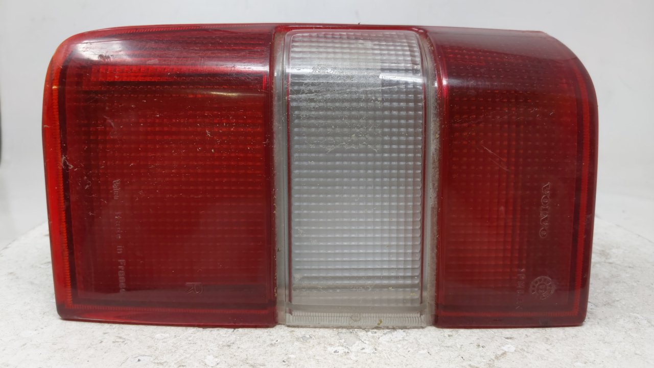 1995 Volvo 850 Tail Light Assembly Passenger Right OEM Fits OEM Used Auto Parts - Oemusedautoparts1.com