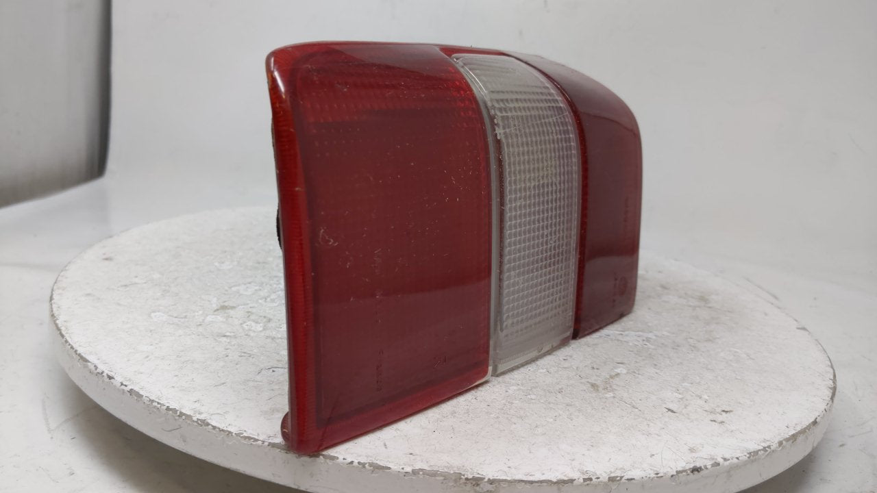 1995 Volvo 850 Tail Light Assembly Passenger Right OEM Fits OEM Used Auto Parts - Oemusedautoparts1.com