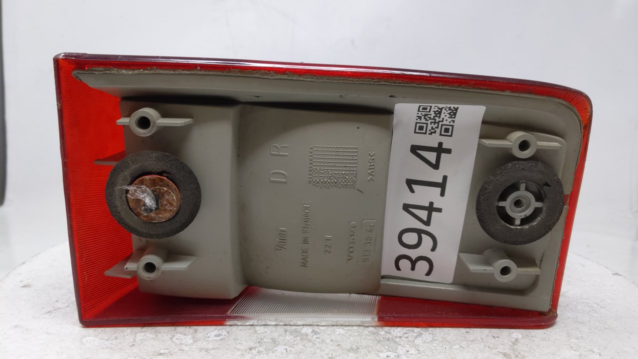 1995 Volvo 850 Tail Light Assembly Passenger Right OEM Fits OEM Used Auto Parts - Oemusedautoparts1.com