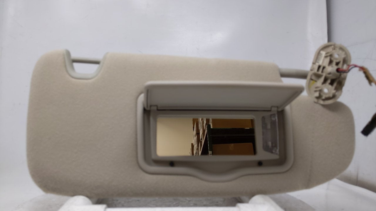 2006 Ford Fusion Sun Visor Shade Replacement Passenger Right Mirror Fits OEM Used Auto Parts - Oemusedautoparts1.com