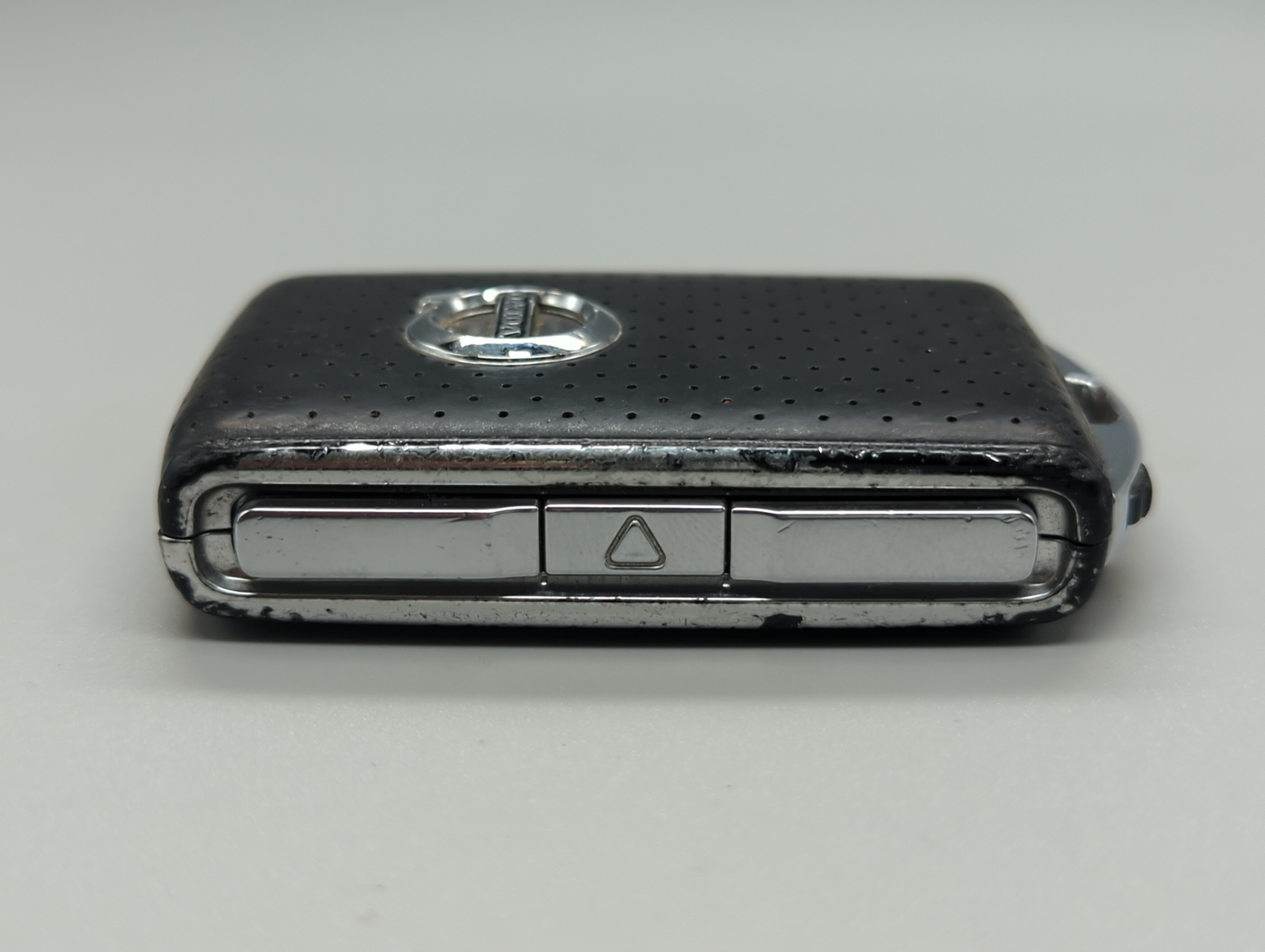 Volvo Xc60 Keyless Entry Remote Fob YG0HUF8423 31652169 4 buttons - Oemusedautoparts1.com