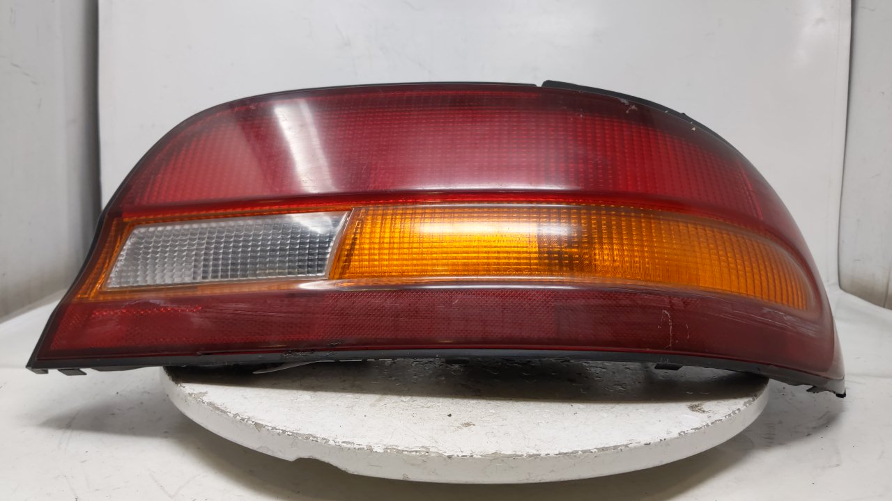 1994 Nissan Altima Tail Light Assembly Passenger Right OEM P/N:220-63361 Fits OEM Used Auto Parts - Oemusedautoparts1.com