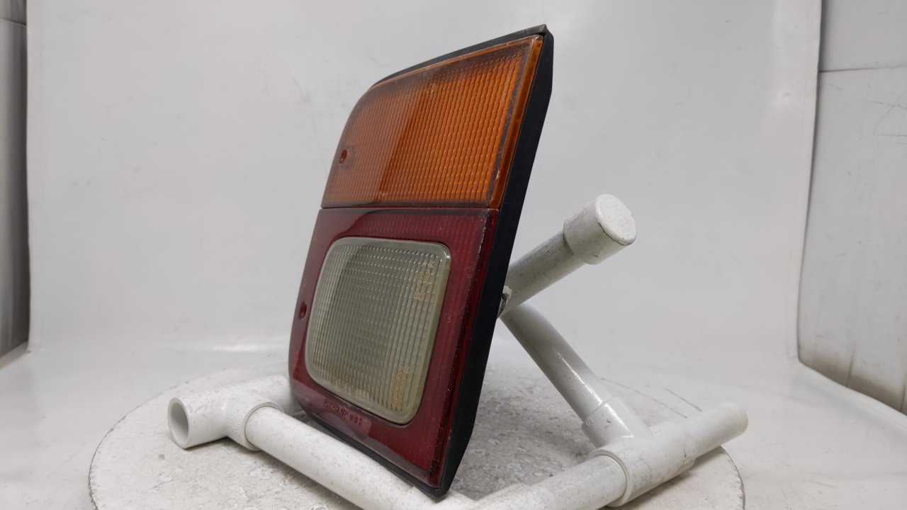 1996-1998 Mazda Mpv Tail Light Assembly Passenger Right OEM Fits 1996 1997 1998 OEM Used Auto Parts - Oemusedautoparts1.com