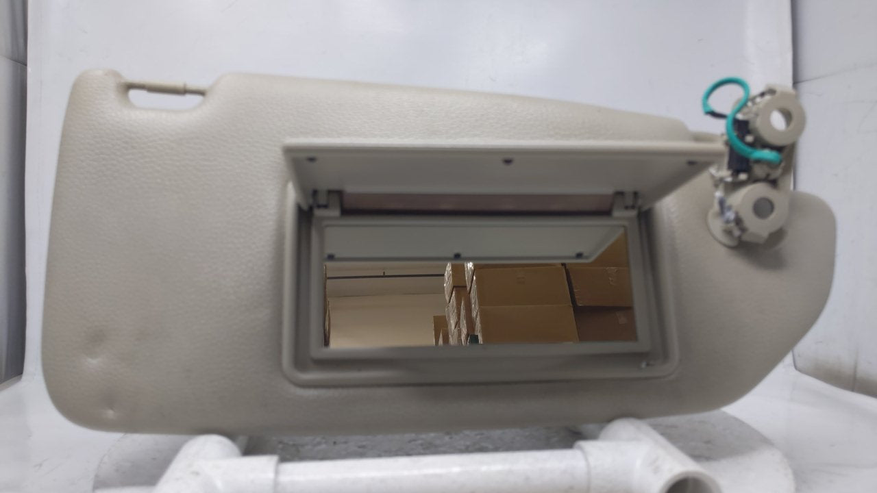 2001 Volvo S60 Sun Visor Shade Replacement Passenger Right Mirror Fits OEM Used Auto Parts - Oemusedautoparts1.com