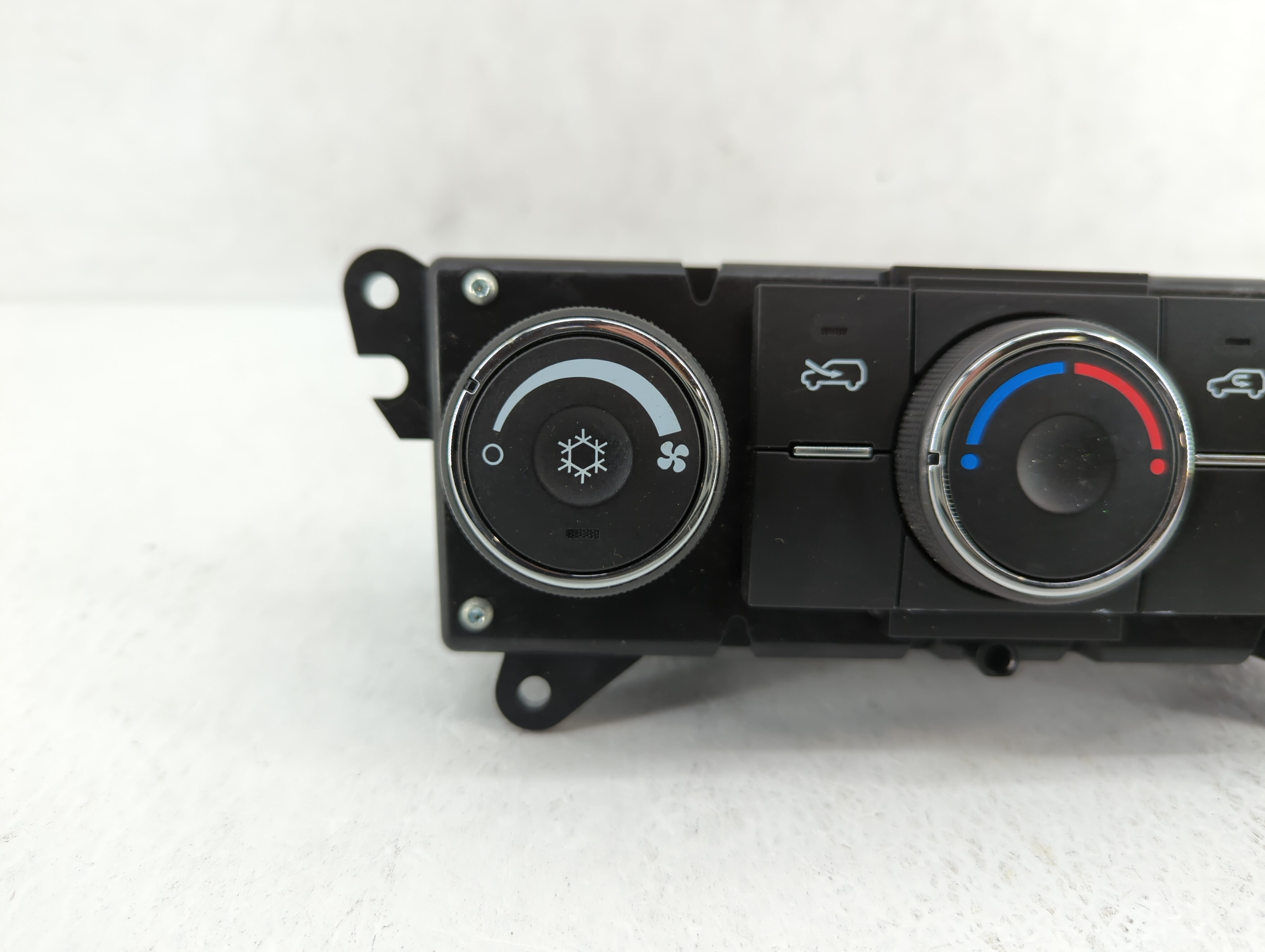 2007-2009 Chevrolet Equinox Climate Control Module Temperature AC/Heater Replacement P/N:25950961 25833287 Fits 2007 2008 2009 OEM Used Auto Parts - Oemusedautoparts1.com