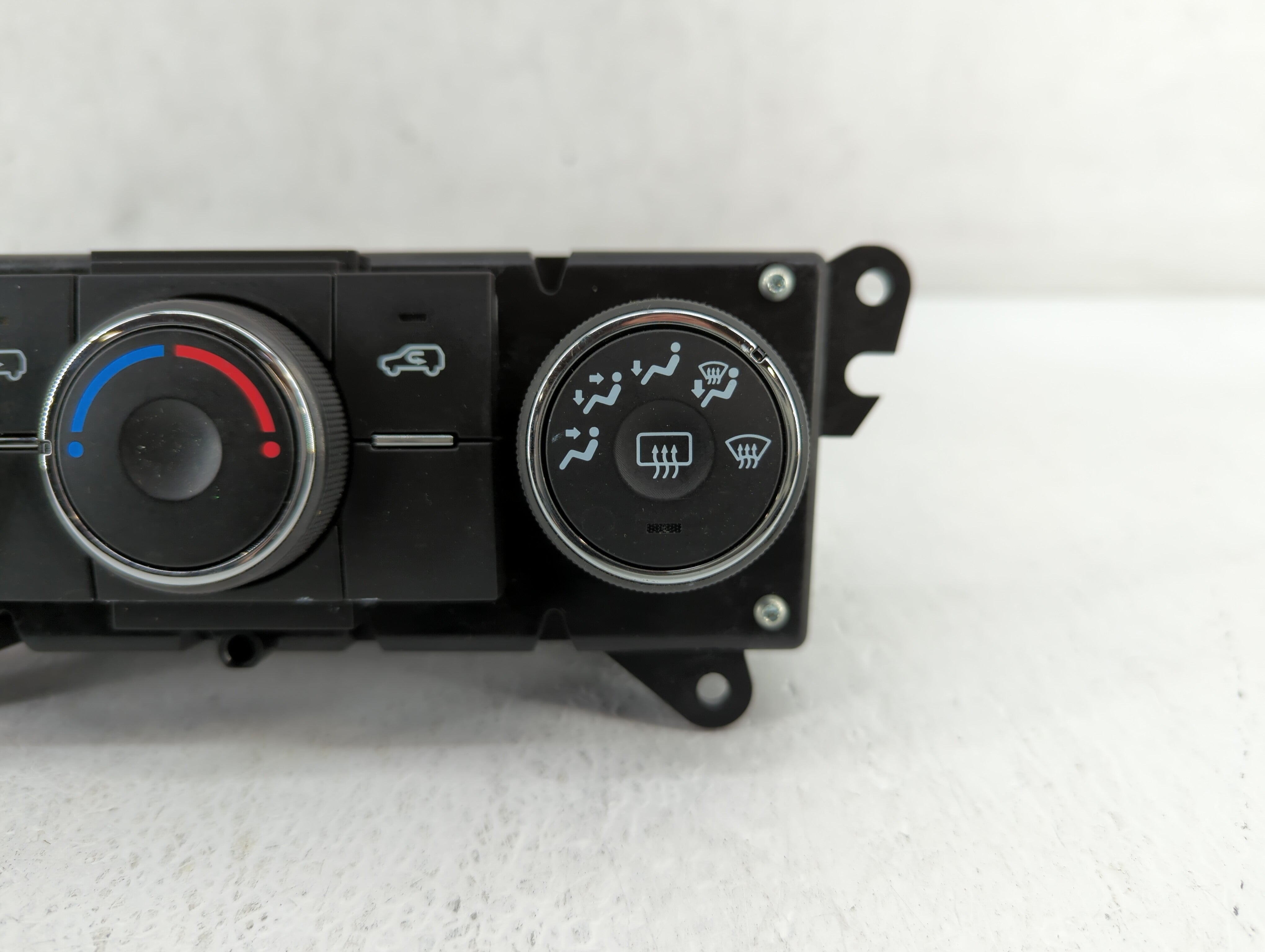 2007-2009 Chevrolet Equinox Climate Control Module Temperature AC/Heater Replacement P/N:25950961 25833287 Fits 2007 2008 2009 OEM Used Auto Parts - Oemusedautoparts1.com