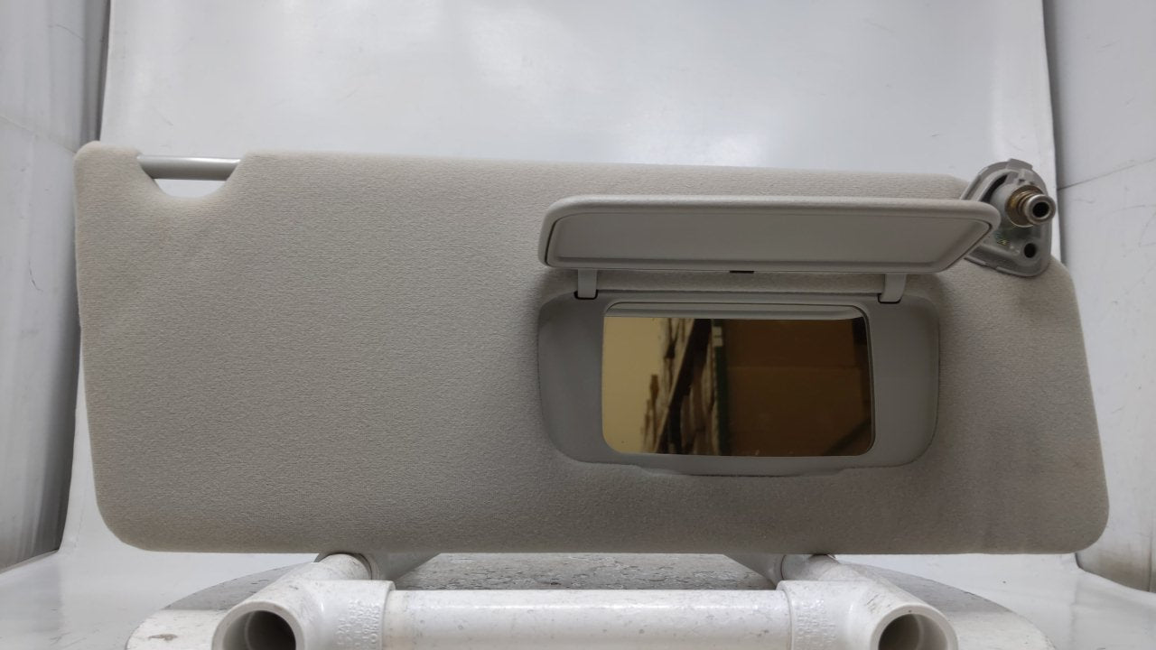 2002 Toyota Camry Sun Visor Shade Replacement Passenger Right Mirror Fits OEM Used Auto Parts - Oemusedautoparts1.com