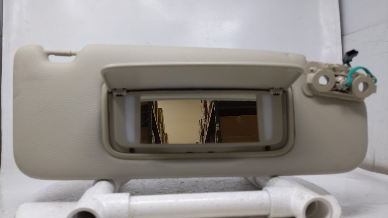 2002 Volvo S80 Sun Visor Shade Replacement Passenger Right Mirror Fits OEM Used Auto Parts - Oemusedautoparts1.com
