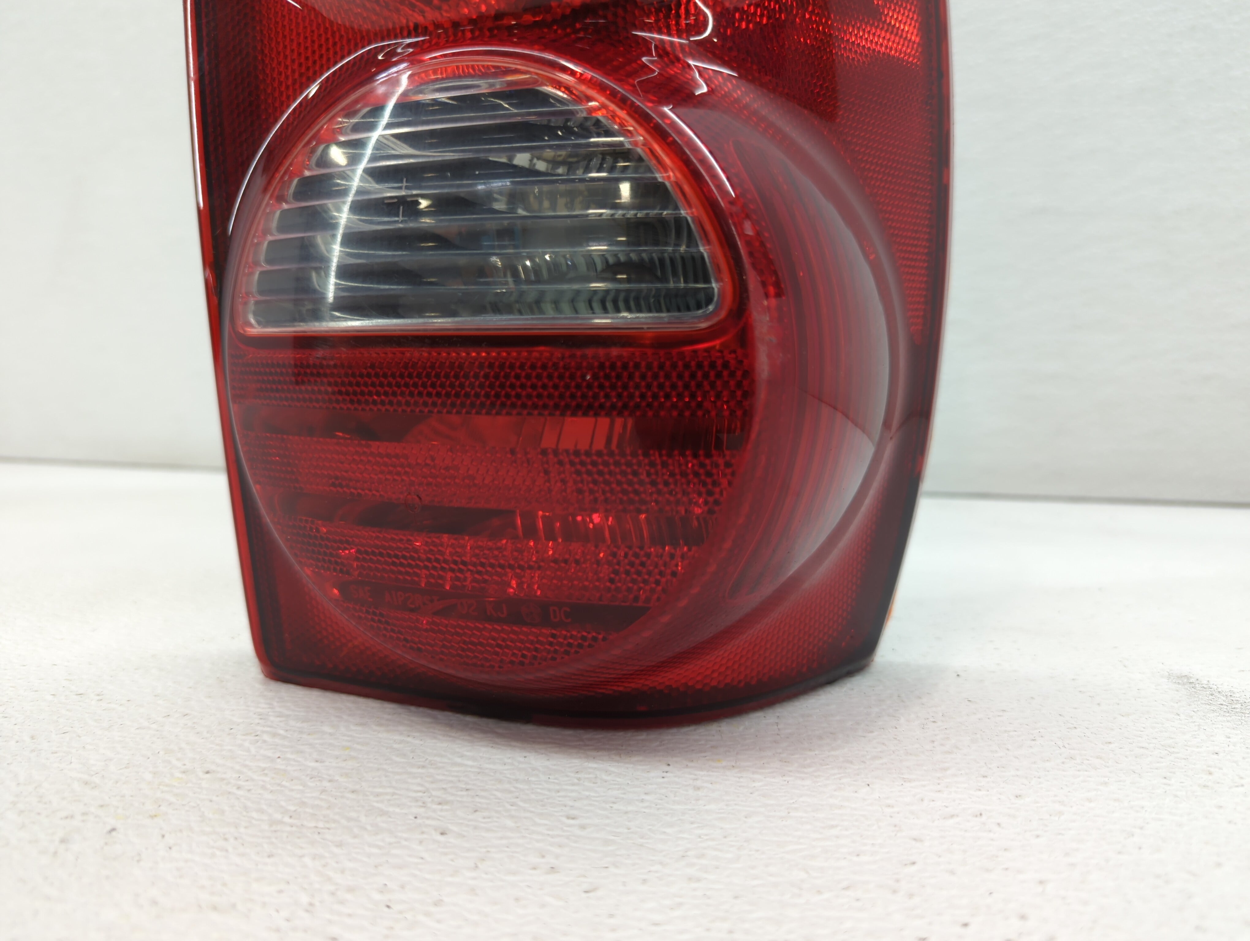 Tail Light for Jeep Liberty 02-04 Assembly Left Side-