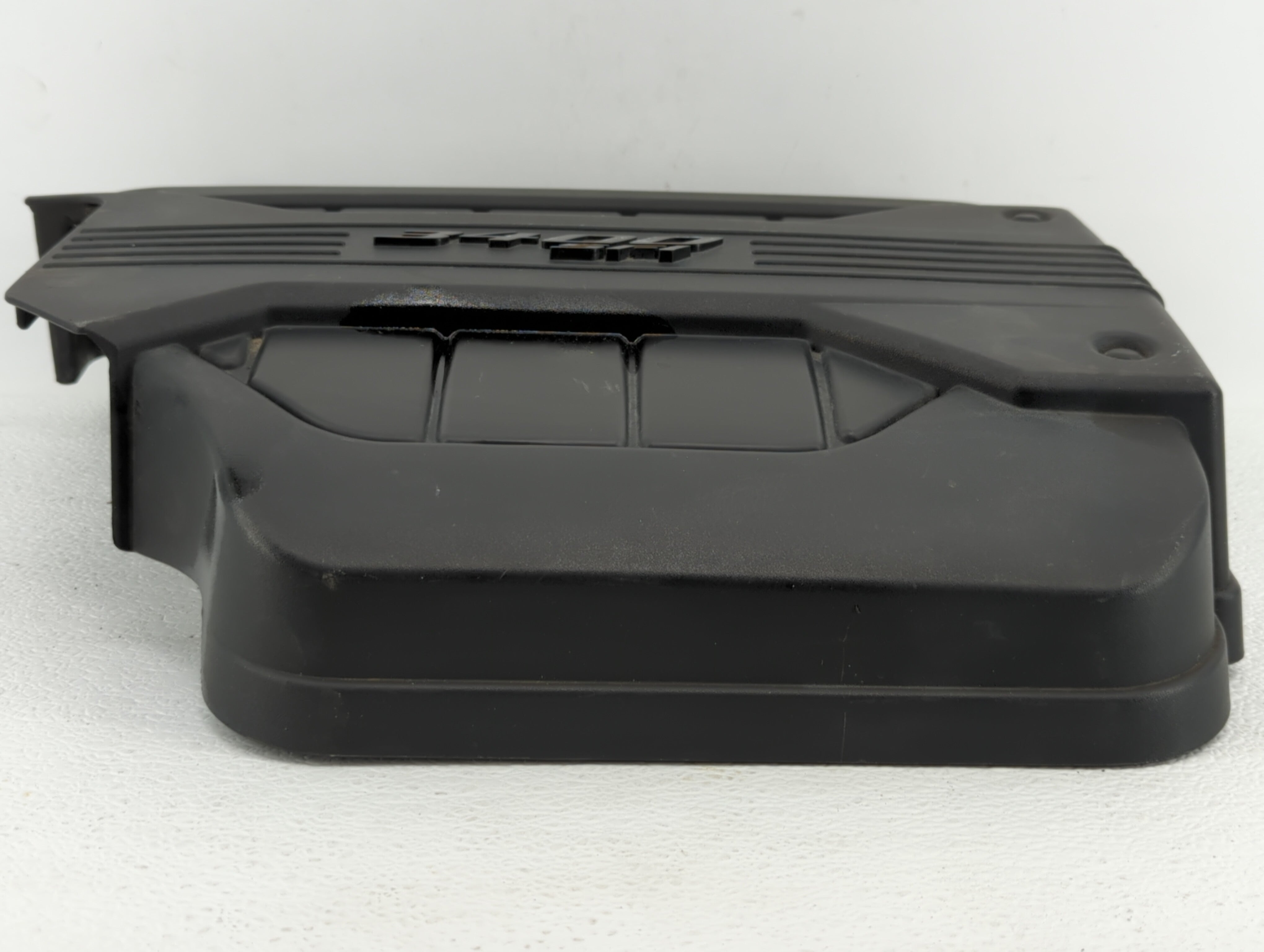 2005 Chevrolet Equinox Engine Cover - Oemusedautoparts1.com