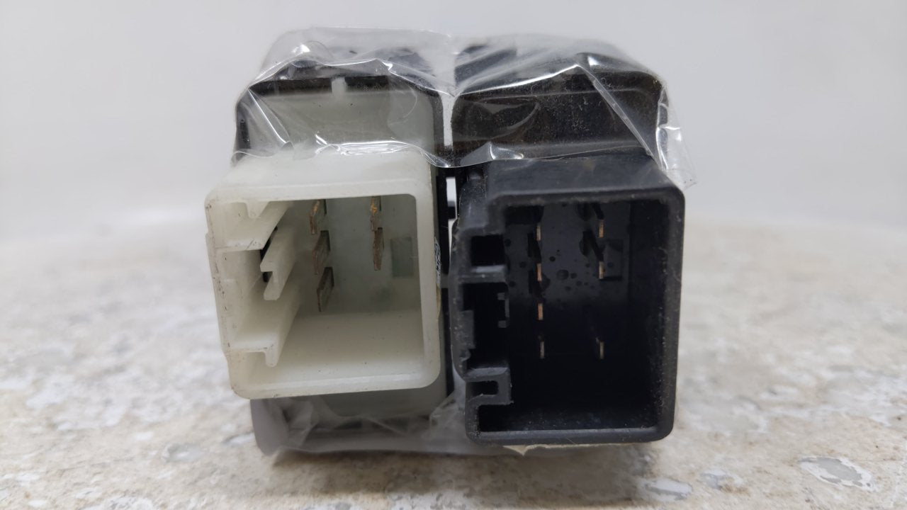 2005 Ford F-350 Master Power Window Switch Replacement Driver Side Left Fits OEM Used Auto Parts - Oemusedautoparts1.com