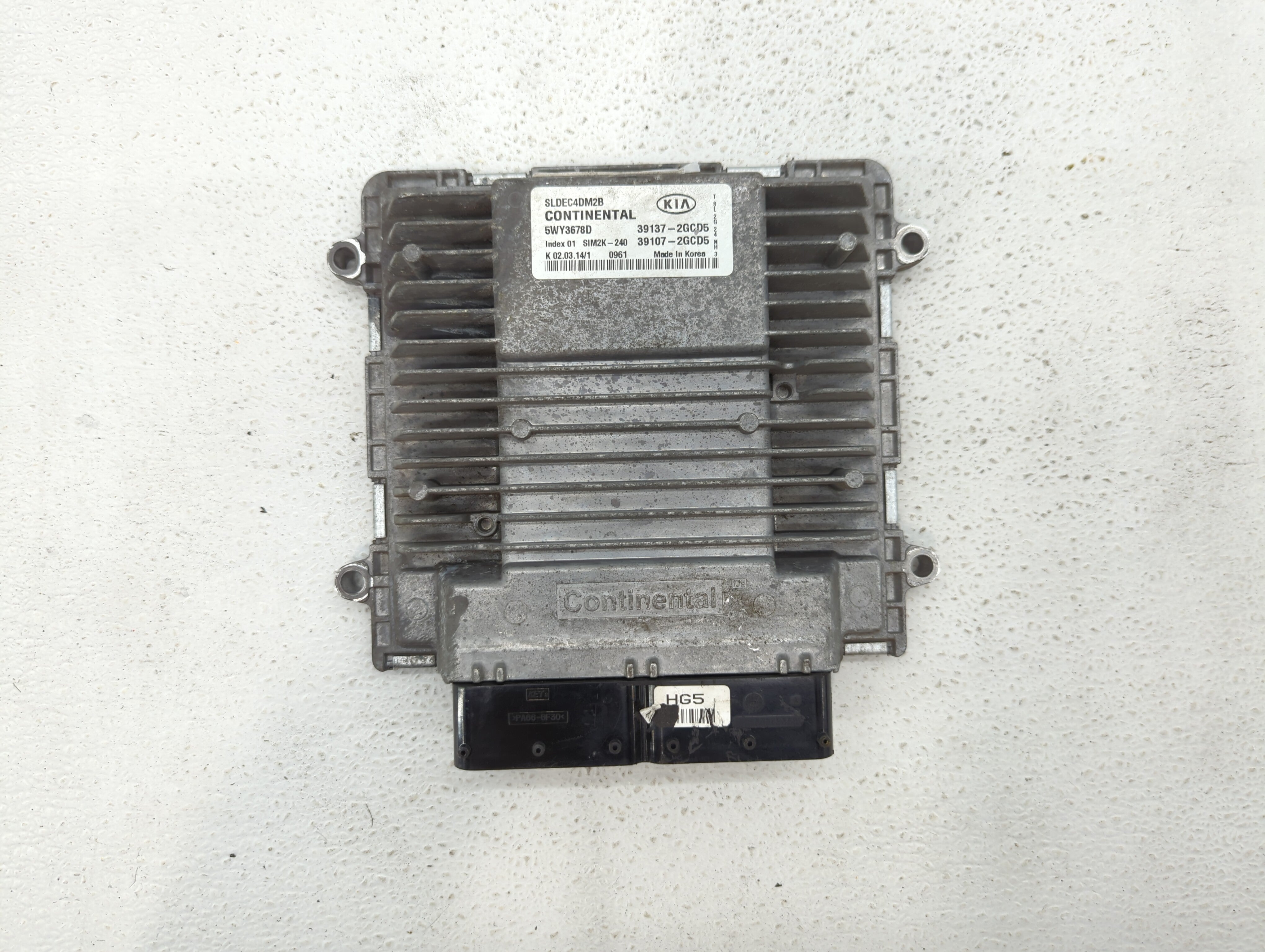 2014-2016 Kia Sportage PCM Engine Computer ECU ECM PCU OEM P/N:39107-2GCD5 39137-2GCD5 Fits 2014 2015 2016 OEM Used Auto Parts - Oemusedautoparts1.com