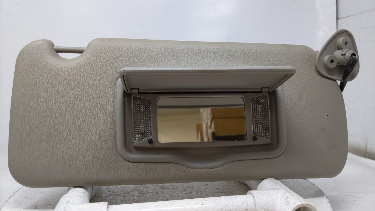 2003 Cadillac Cts Sun Visor Shade Replacement Passenger Right Mirror Fits OEM Used Auto Parts - Oemusedautoparts1.com