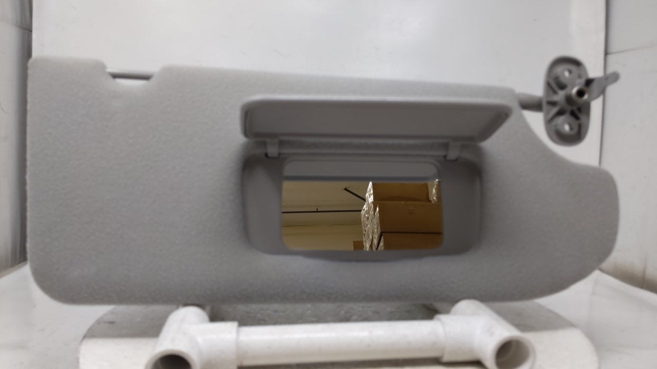 2011 Mitsubishi Galant Sun Visor Shade Replacement Passenger Right Mirror Fits OEM Used Auto Parts - Oemusedautoparts1.com