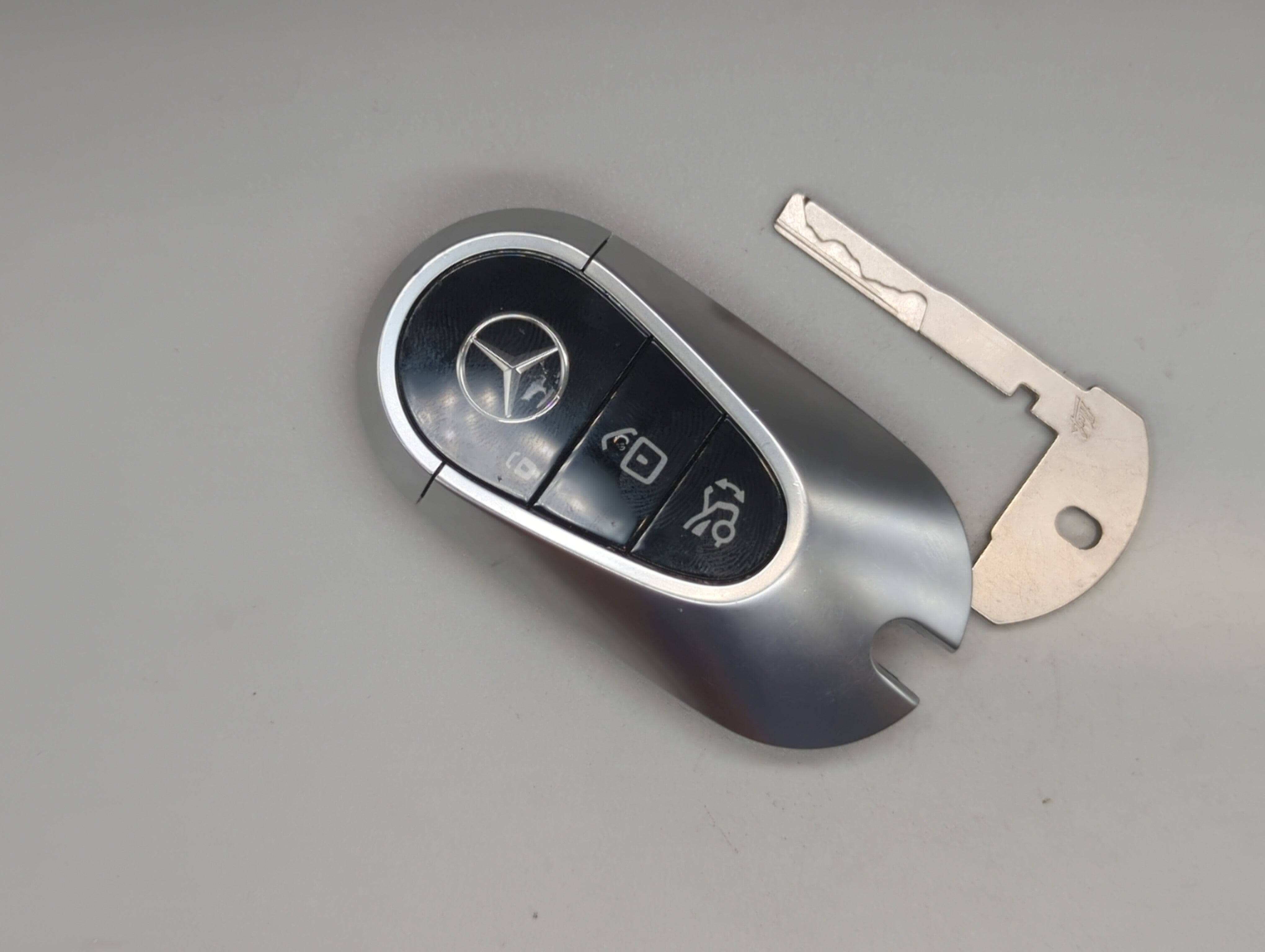 Mercedes-Benz Keyless Entry Remote Fob IYZMS4 4 buttons - Oemusedautoparts1.com
