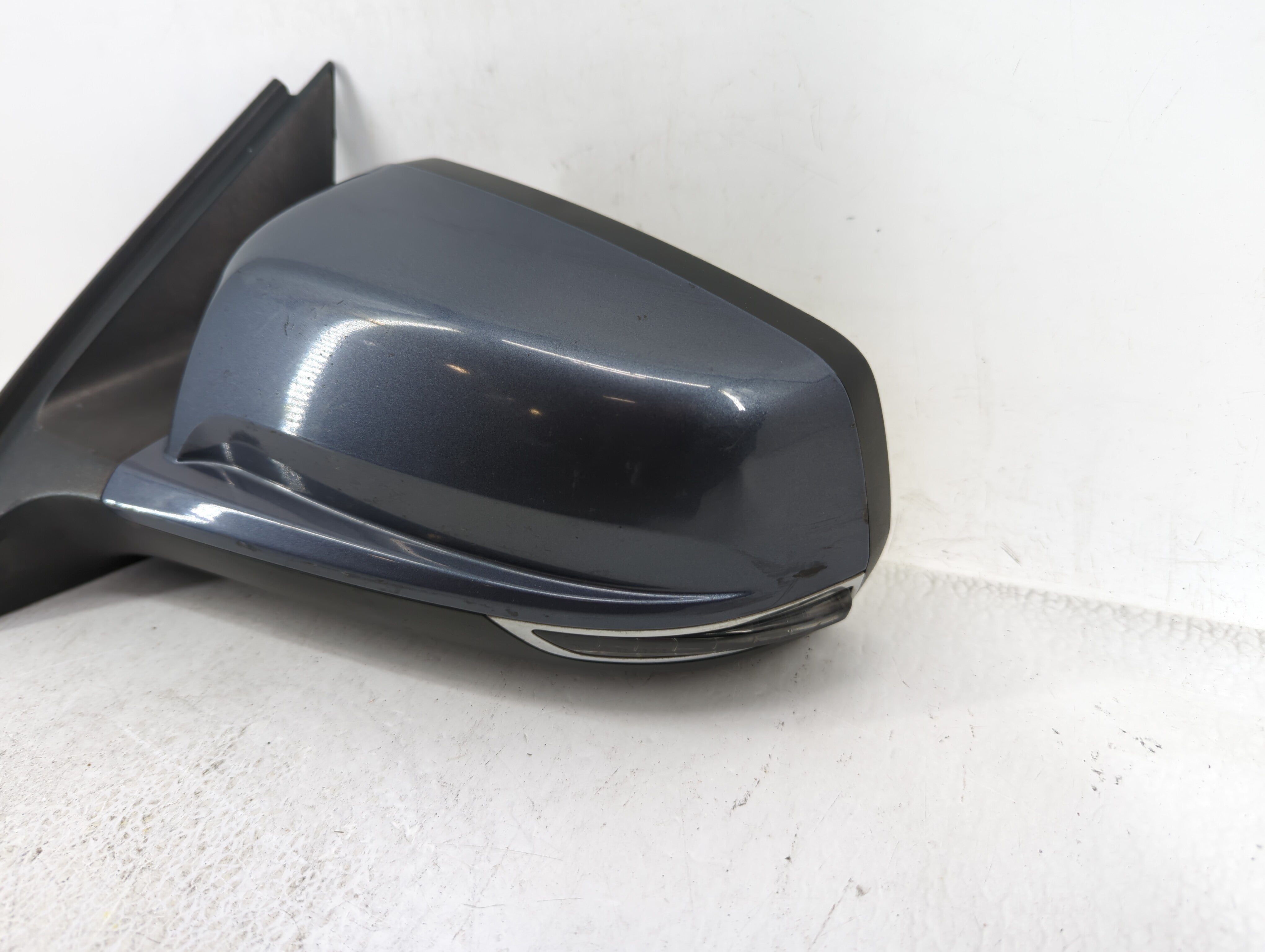 2013 Chevrolet Malibu Side Mirror Replacement Driver Left View Door Mirror P/N:23101268 22860542 Fits OEM Used Auto Parts - Oemusedautoparts1.com