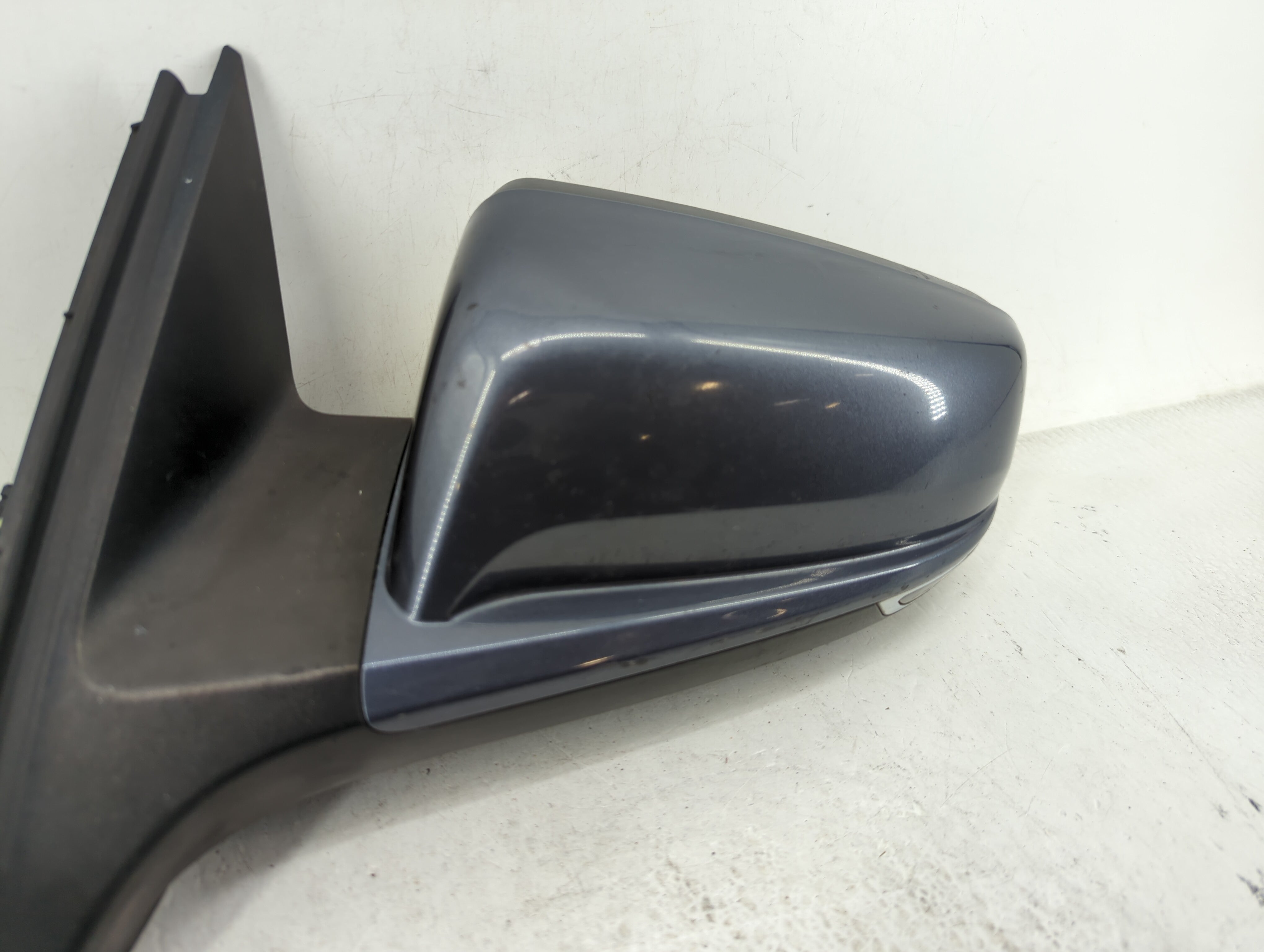 2013 Chevrolet Malibu Side Mirror Replacement Driver Left View Door Mirror P/N:23101268 22860542 Fits OEM Used Auto Parts - Oemusedautoparts1.com