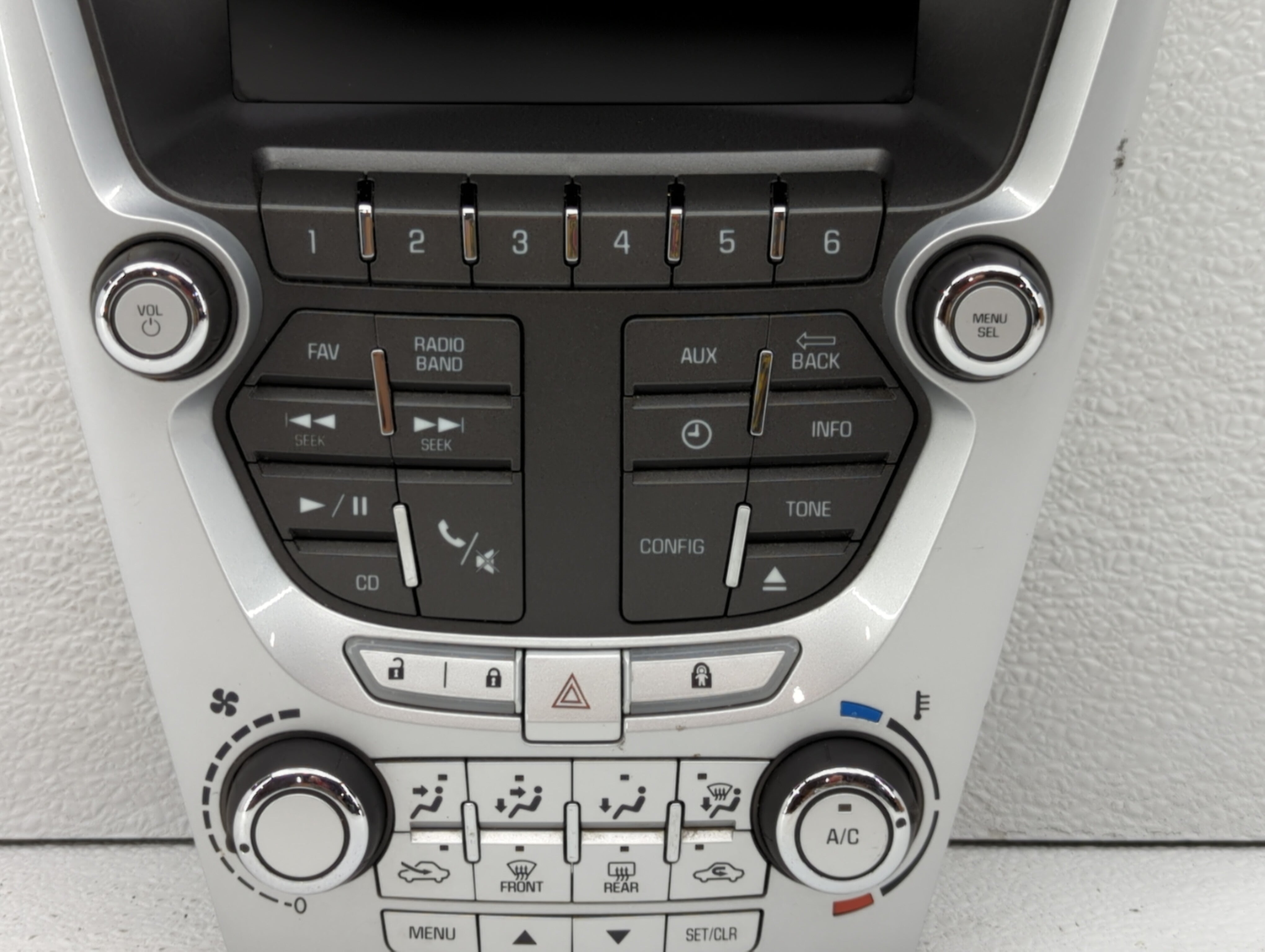 2013-2013 Chevrolet Equinox Radio Control Panel - Oemusedautoparts1.com
