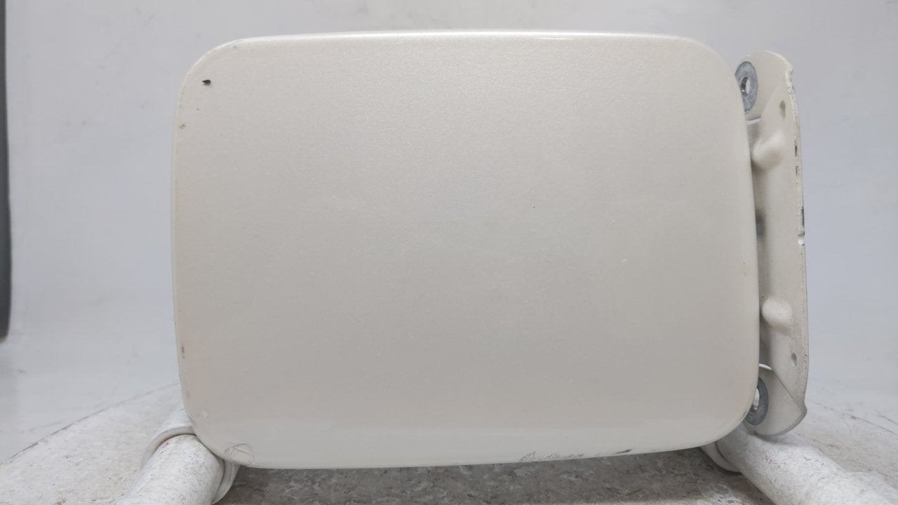 2003-2007 Cadillac Cts Fuel Tank Door Lid Gas Tank - Oemusedautoparts1.com