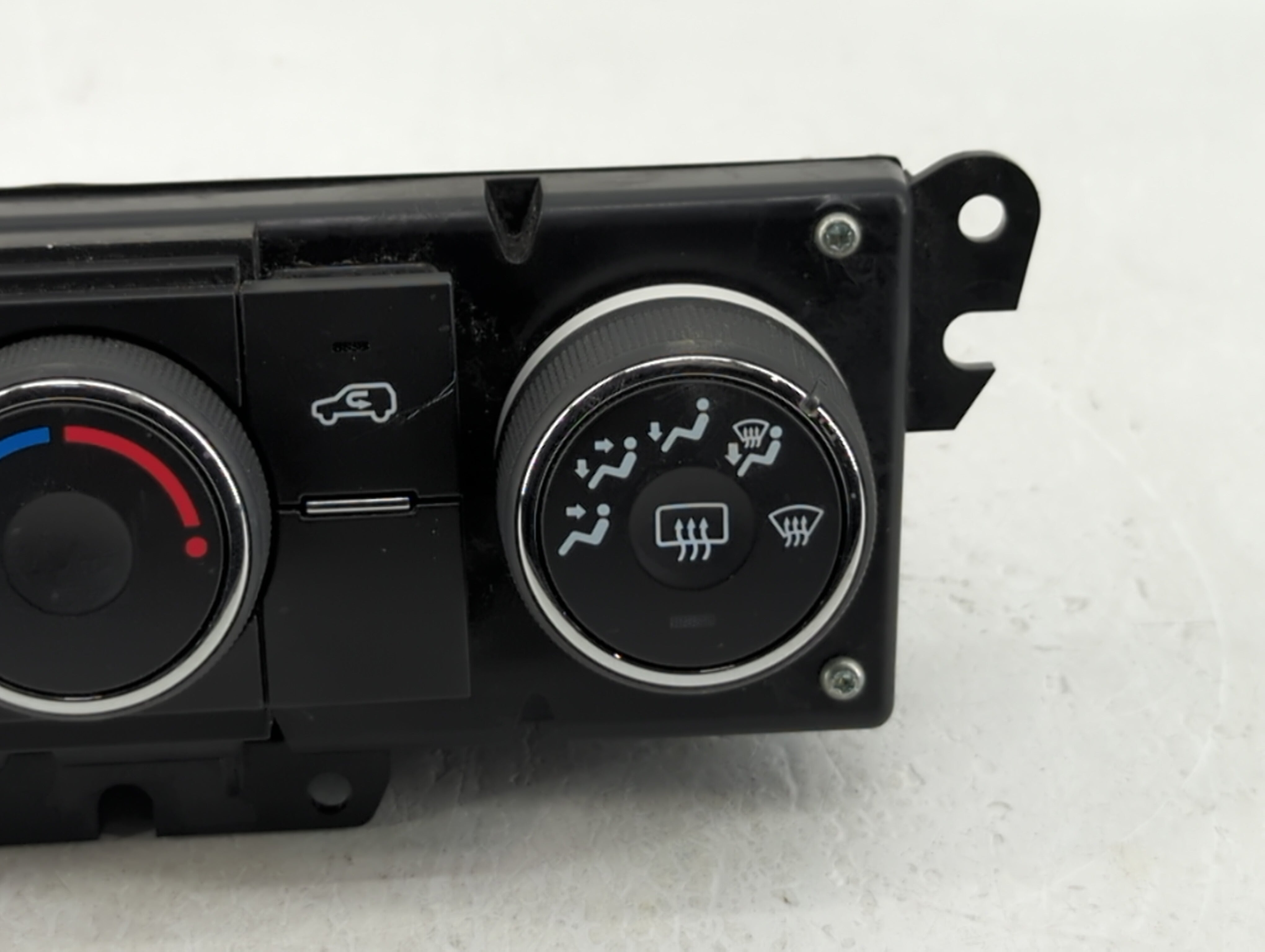 2013-2016 Gmc Acadia Climate Control Module Temperature AC/Heater Replacement P/N:22969801 Fits 2013 2014 2015 2016 OEM Used Auto Parts - Oemusedautoparts1.com