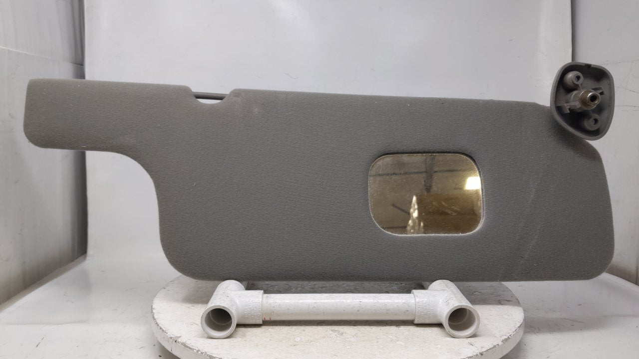 2004 Ford F-150 Sun Visor Shade Replacement Passenger Right Mirror Fits OEM Used Auto Parts - Oemusedautoparts1.com