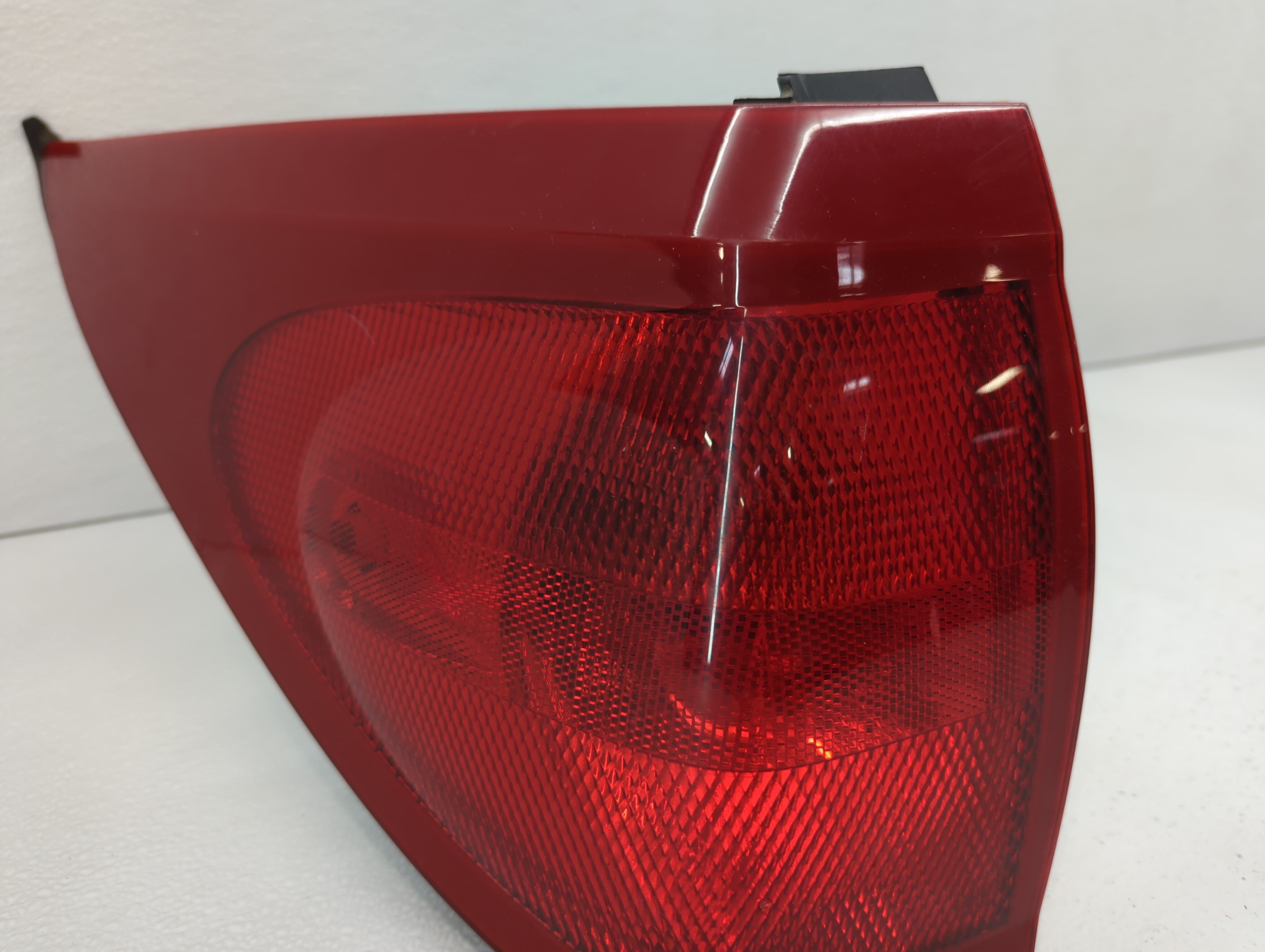 2002-2003 Buick Rendezvous Tail Light Assembly Driver Left OEM P/N:10320220 Fits 2002 2003 OEM Used Auto Parts - Oemusedautoparts1.com