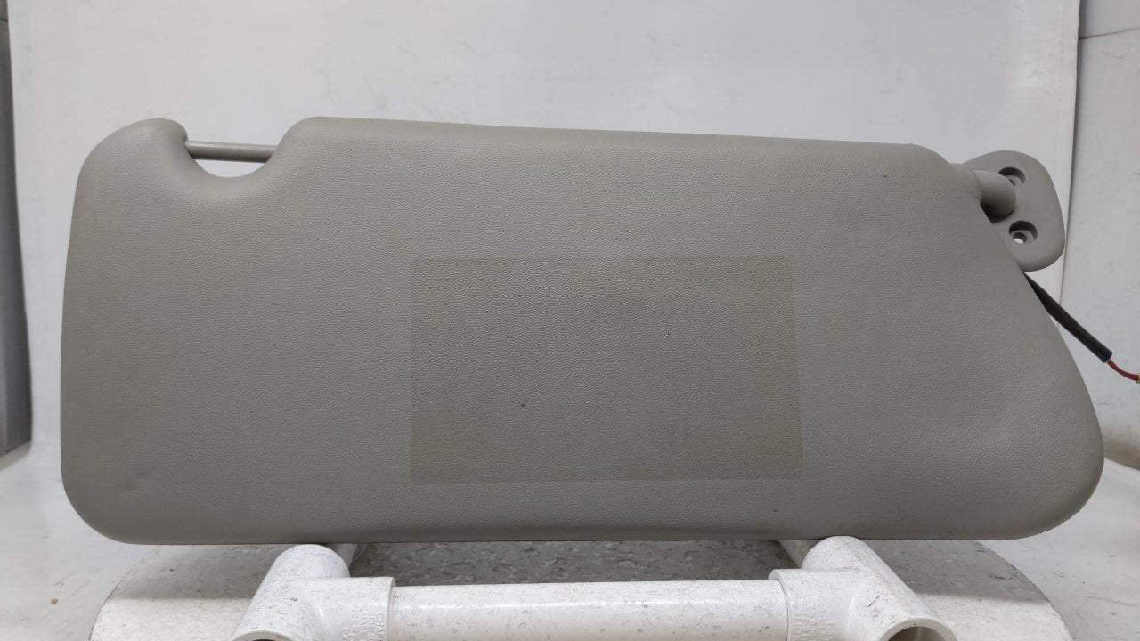 2004 Cadillac Srx Sun Visor Shade Replacement Driver Left Mirror Fits OEM Used Auto Parts - Oemusedautoparts1.com