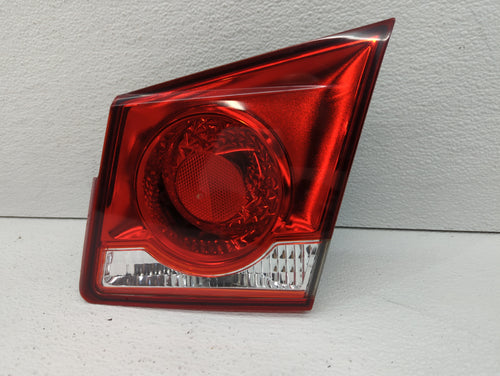 2011-2016 Chevrolet Cruze Tail Light Assembly Passenger Right OEM P/N:2T 11 1P GM Fits 2011 2012 2013 2014 2015 2016 OEM Used Auto Parts